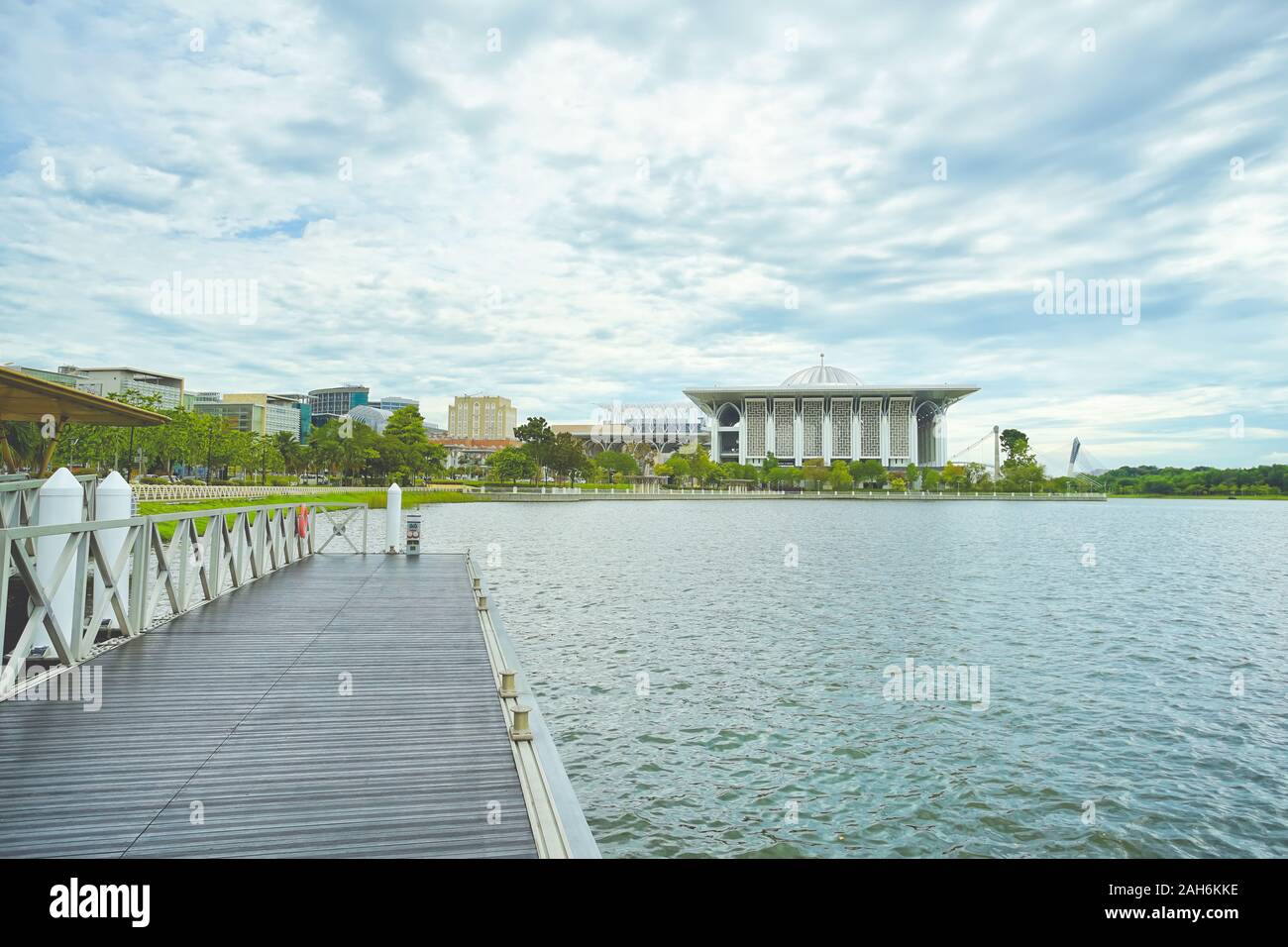 Bügeleisen Moschee genannt Masjid Tuanku Mizan Zainal Abidin in Putrajaya, Malaysia. Stockfoto