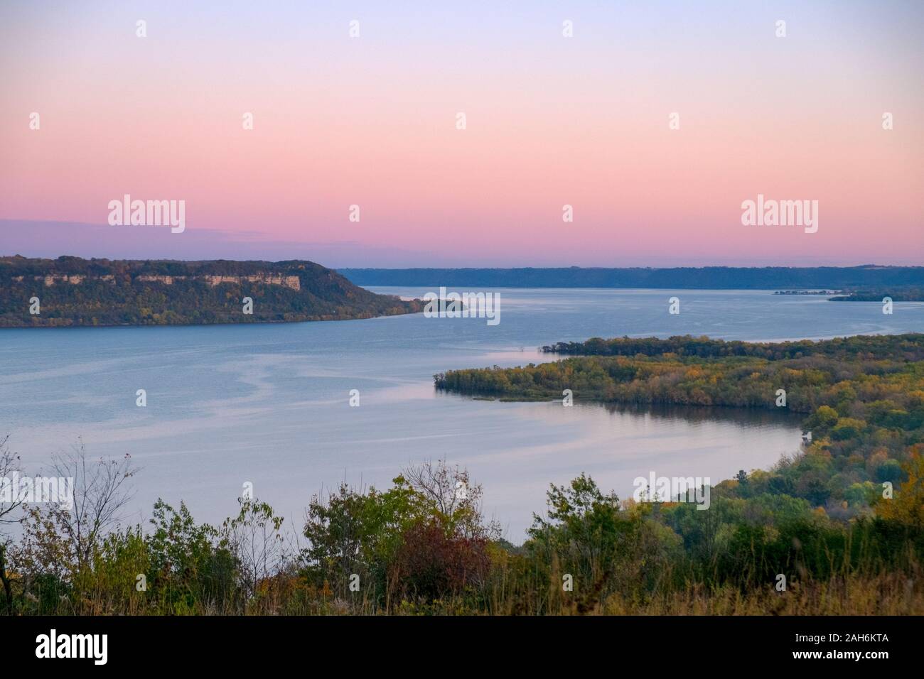 Sonnenuntergang über Lake Pepin auf dem Mississippi, Frontenac State Park, Minnesota, USA Stockfoto