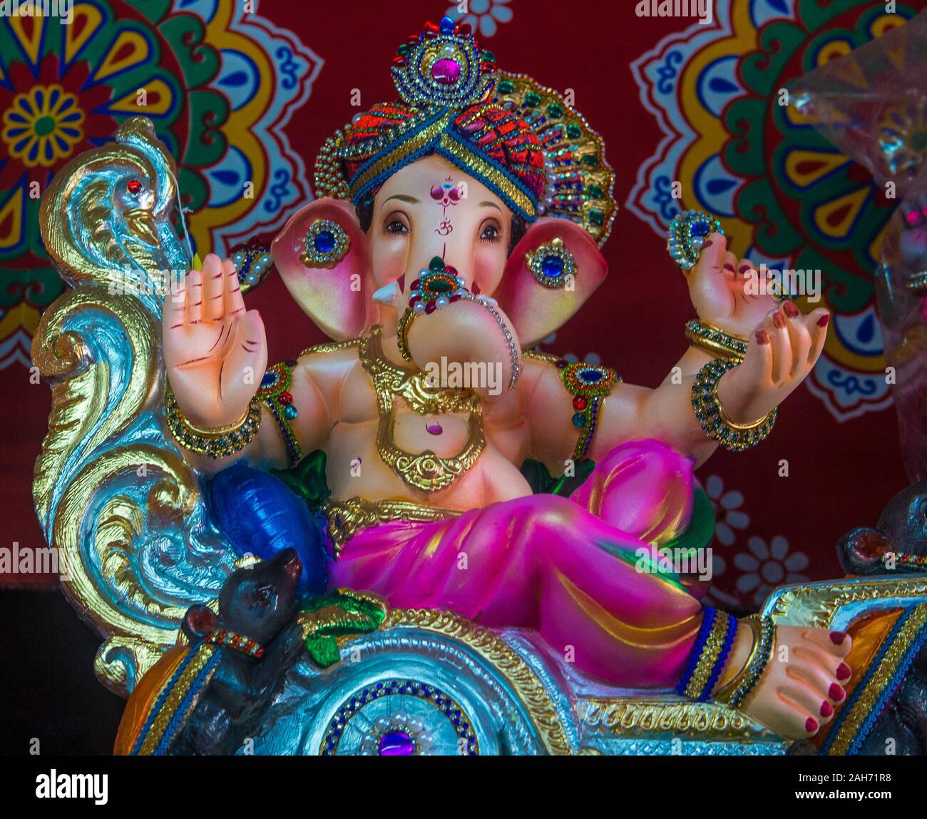 Dekoriert Ganesh Idol während Ganesh Chaturthi Festival in Mumbai Indien Stockfoto