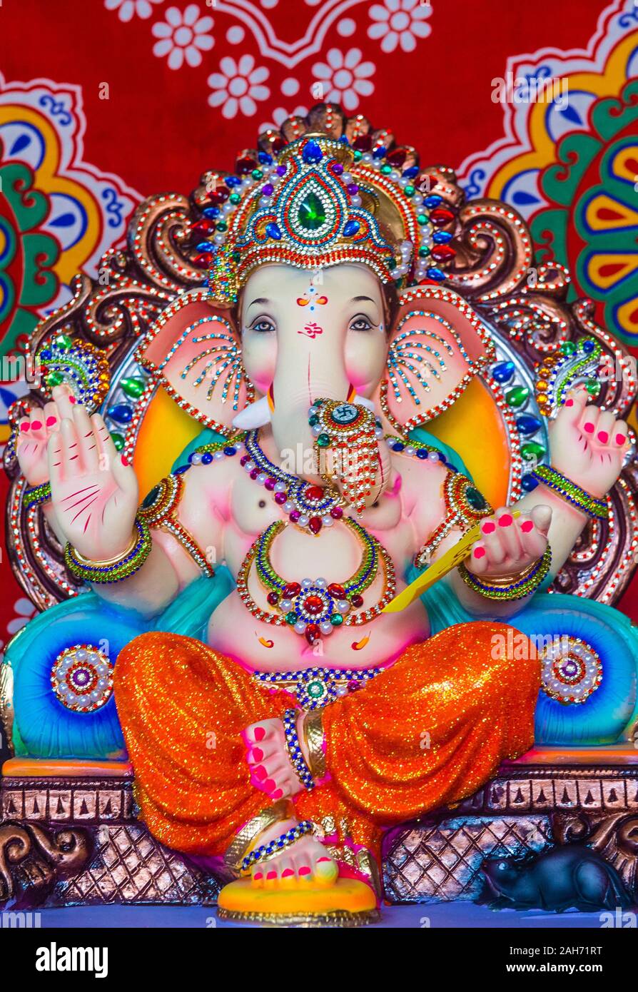 Dekoriert Ganesh Idol während Ganesh Chaturthi Festival in Mumbai Indien Stockfoto