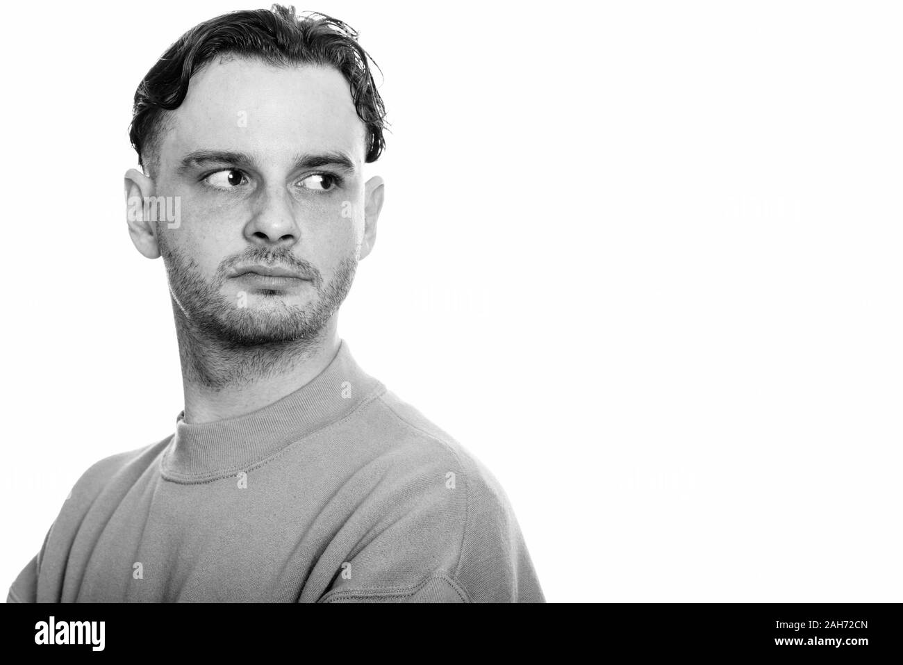 Studio erschossen der junge Mann zurück Stockfoto