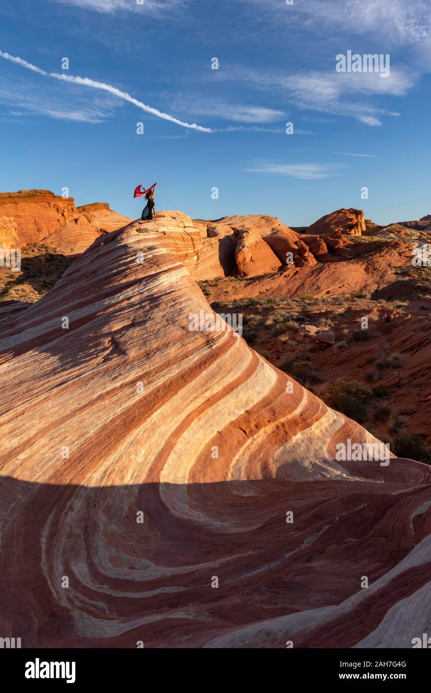 Lisa Tänze auf Firewave, Valley of Fire State Park, Nevada Stockfoto
