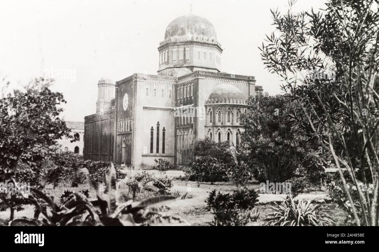 Kenia, Außenansicht von Mombasa Kathedrale, mit einem gewölbten Querschiff Turm und Apsis Projektion vom Manuskript Bildunterschrift die West End Elspeth Huxleys: Mombasa Kathedrale 1910/11, 1910-1911. 1995/076/6/9/6. Stockfoto