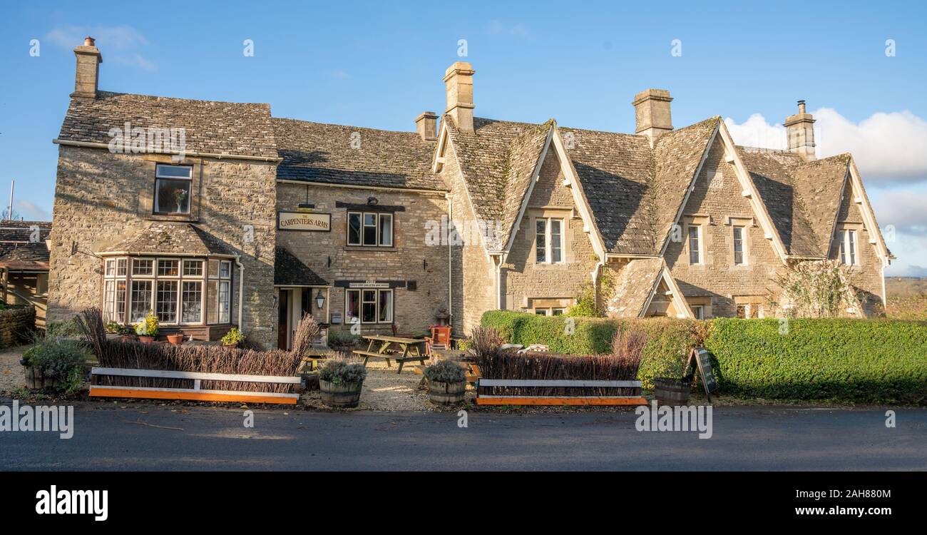 Die Zimmerleute Arme an Miserden, Cotswolds, Gloucestershire, England, Vereinigtes Königreich Stockfoto