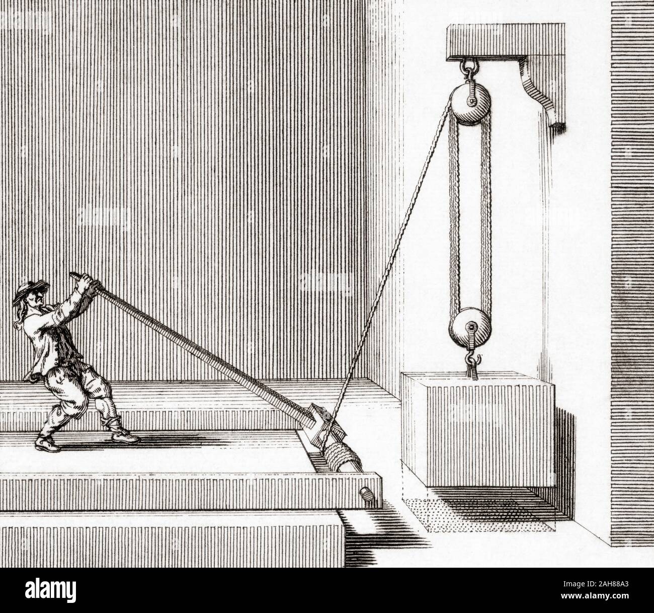 Menschen, die eine Riemenscheibe mit einem Hebel und Drehpunkt. Nach einem 18. Jahrhundert arbeiten. Stockfoto