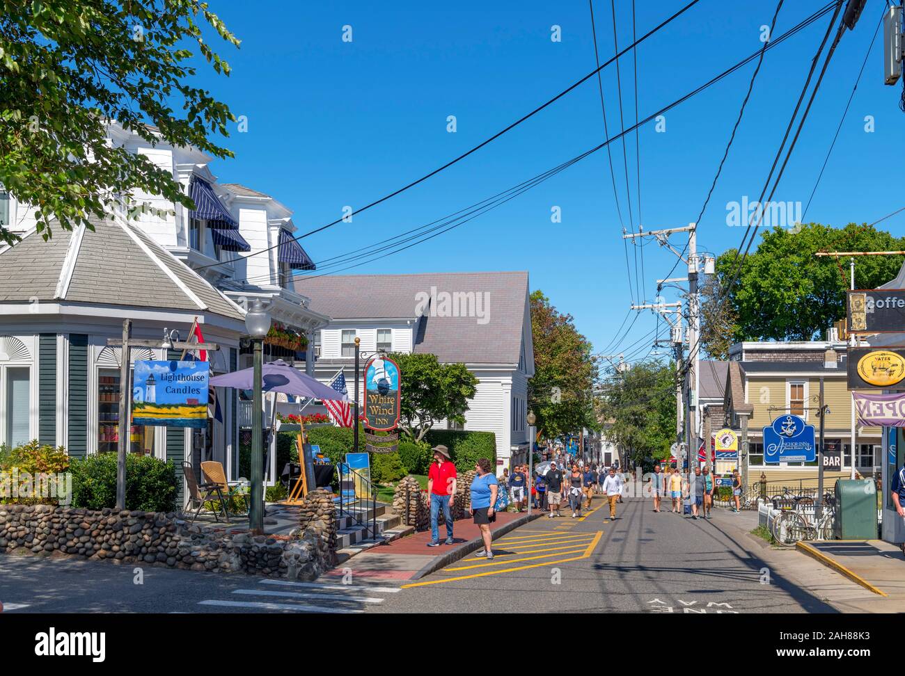 White Wind Inn on Commercial Street (die Hauptstraße), Provincetown, Cape Cod, Massachusetts, USA Stockfoto
