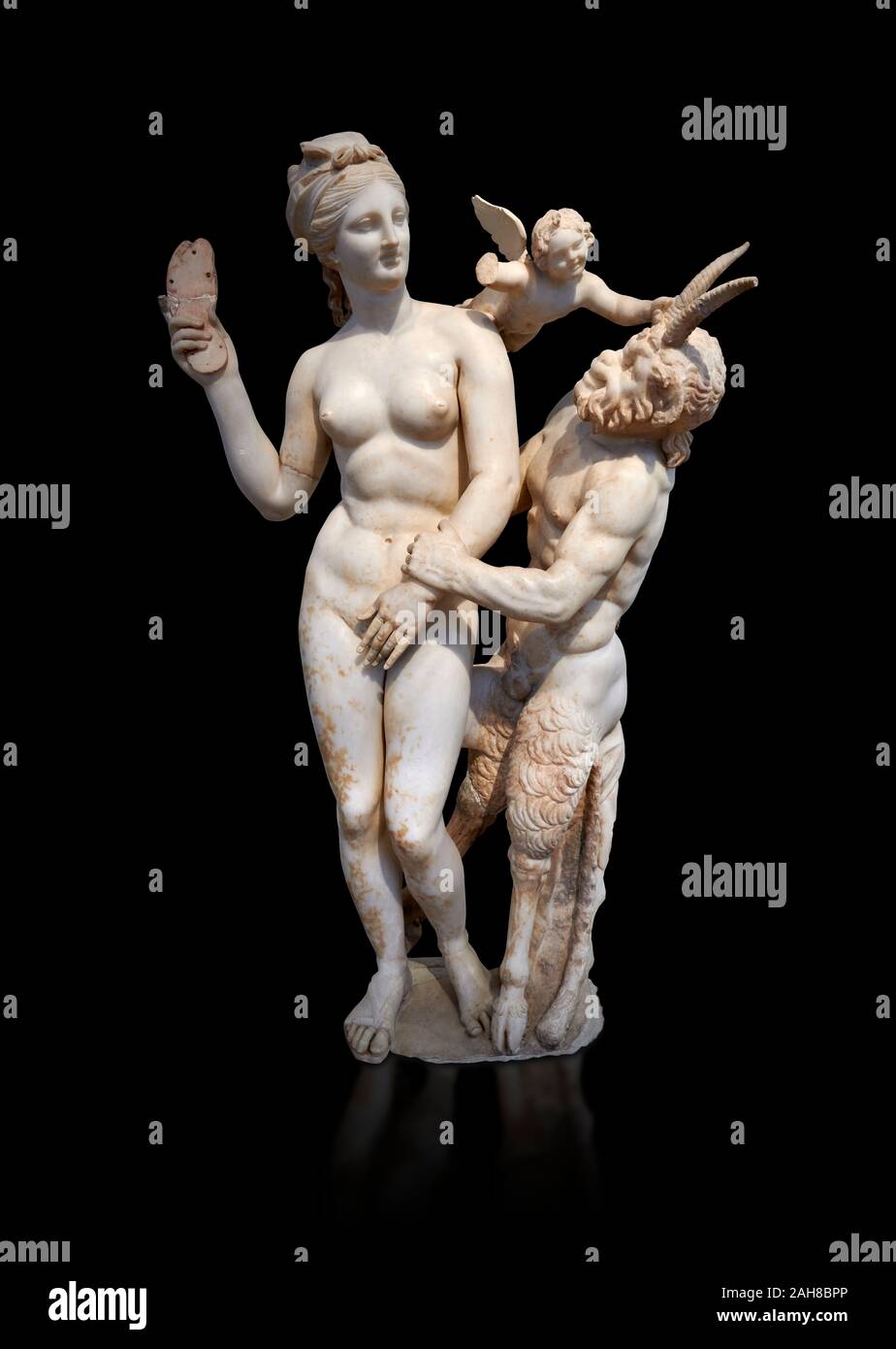 Hellenstic Marmorstatue Gruppe der Aphrodite (Venus) mit Pan und Eros, ca. 100 v. Chr., Haus der Poseidonaistai von Beryttos, Delos, Athen nationalen Archa Stockfoto
