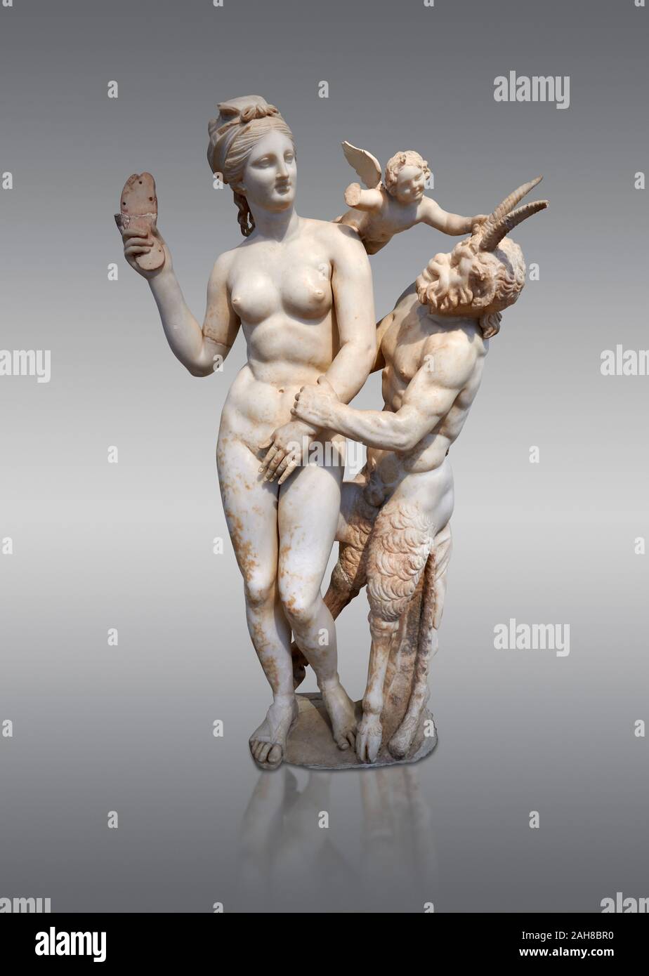 Hellenstic Marmorstatue Gruppe der Aphrodite (Venus) mit Pan und Eros, ca. 100 v. Chr., Haus der Poseidonaistai von Beryttos, Delos, Athen nationalen Archa Stockfoto