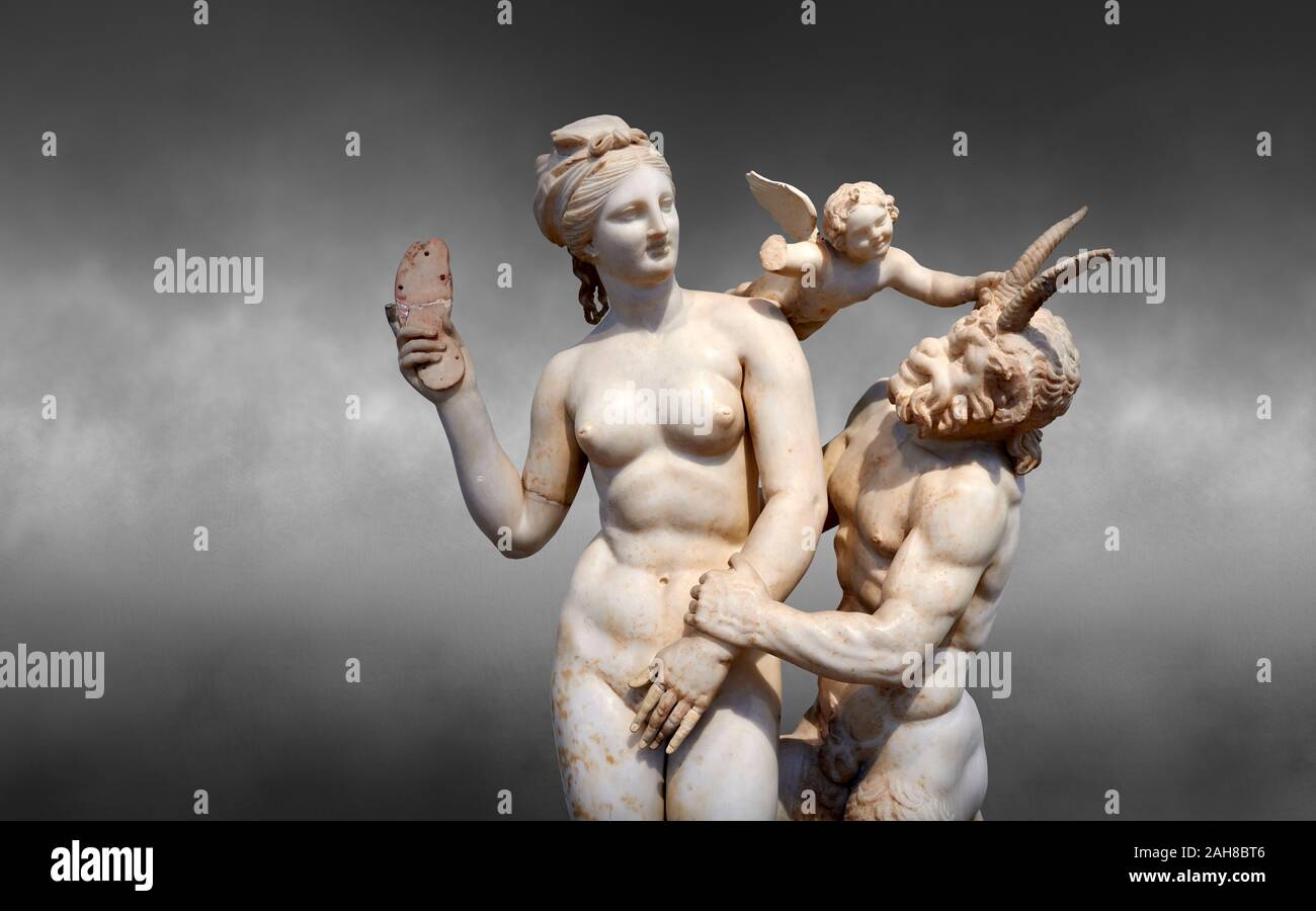 Hellenstic Marmorstatue Gruppe der Aphrodite (Venus) mit Pan und Eros, ca. 100 v. Chr., Haus der Poseidonaistai von Beryttos, Delos, Athen nationalen Archa Stockfoto