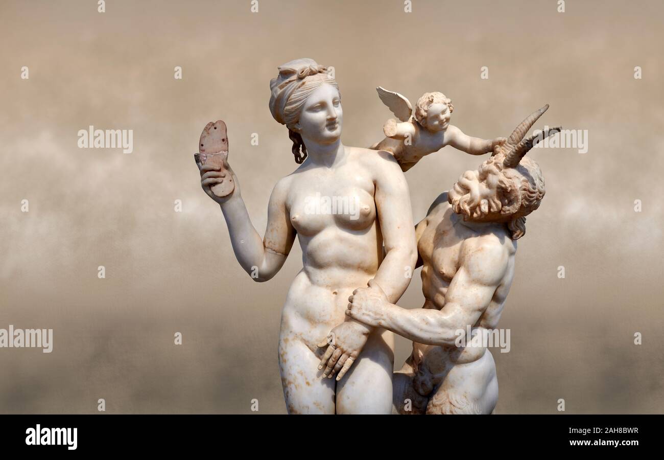 Hellenstic Marmorstatue Gruppe der Aphrodite (Venus) mit Pan und Eros, ca. 100 v. Chr., Haus der Poseidonaistai von Beryttos, Delos, Athen nationalen Archa Stockfoto