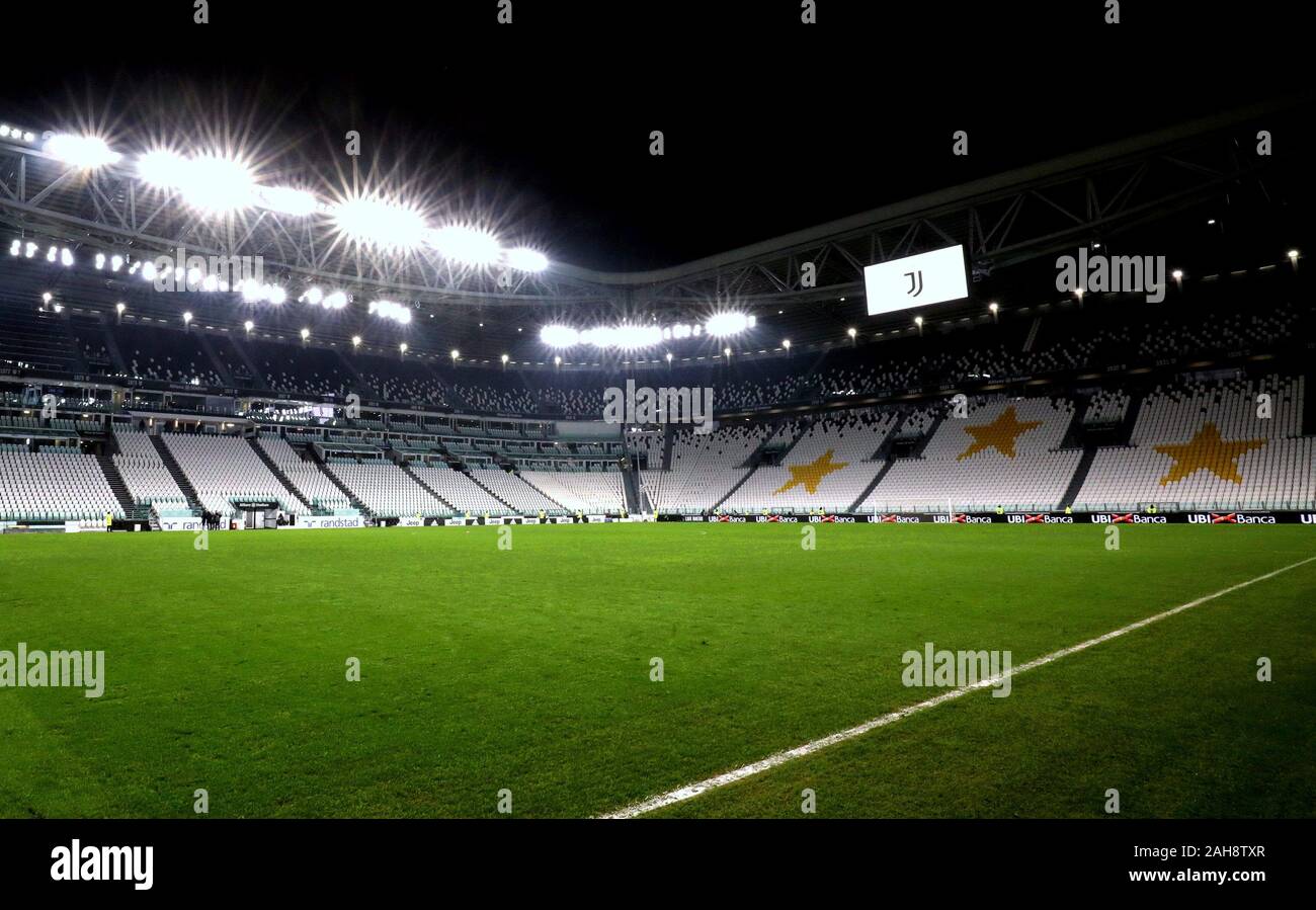 Turin, ITALIEN - 10. November 2019: Allgemeiner Blick ins Stadion vor der Serie A 2019/2020 JUVENTUS gegen MAILAND im Allianz Stadion. Stockfoto