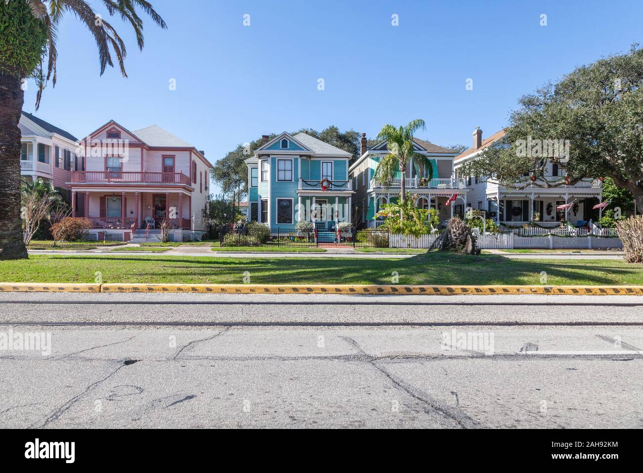 Historische Häuser auf der 19. Straße in der berühmten Silk Stocking historischen Viertel von Galveston, Texas. Stockfoto