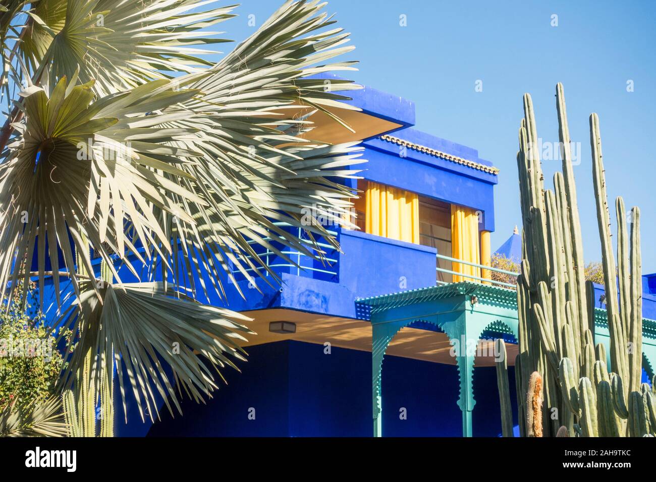Blue House im Jardin Majorelle Botanischer Garten, ehemaligen Besitzer Yves Saint-Laurent und Pierre Bergé, Marrakesch, Marokko. Stockfoto