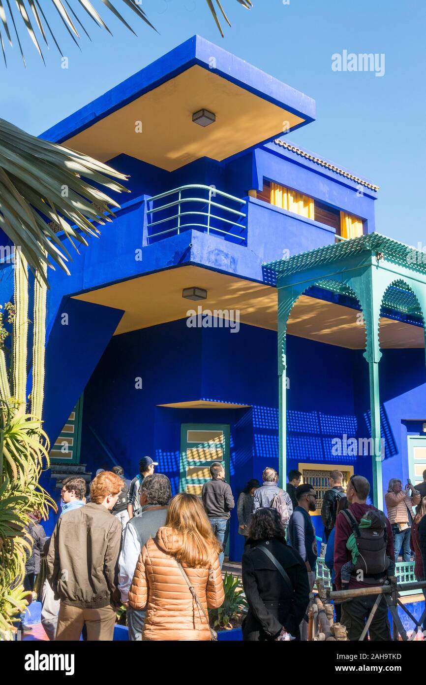 Blue House im Jardin Majorelle Botanischer Garten, ehemaligen Besitzer Yves Saint-Laurent und Pierre Bergé, Marrakesch, Marokko. Stockfoto