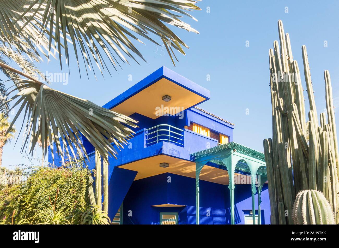Blue House im Jardin Majorelle Botanischer Garten, ehemaligen Besitzer Yves Saint-Laurent und Pierre Bergé, Marrakesch, Marokko. Stockfoto