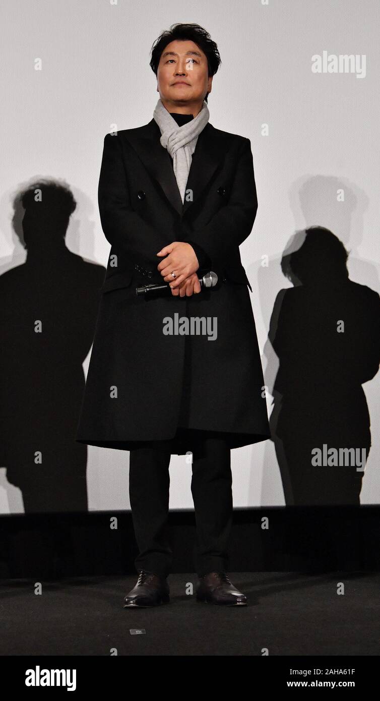 Tokio, Japan. 27 Dez, 2019. Koreanische Schauspieler Song Kang-ho besucht die Japan Premiere für den Film "Parasit" in Tokio, Japan, am 27. Dezember 2019. Der Film gewinnt Goldene Palme der Filmfestspiele von Cannes 2019 nominiert als bester ausländischer Sprache, Beste Regie, Bestes Drehbuch der Golden Globes 2020 und wird am Januar 11, 2020 in Japan. Foto von keizo Mori/UPI Quelle: UPI/Alamy leben Nachrichten Stockfoto
