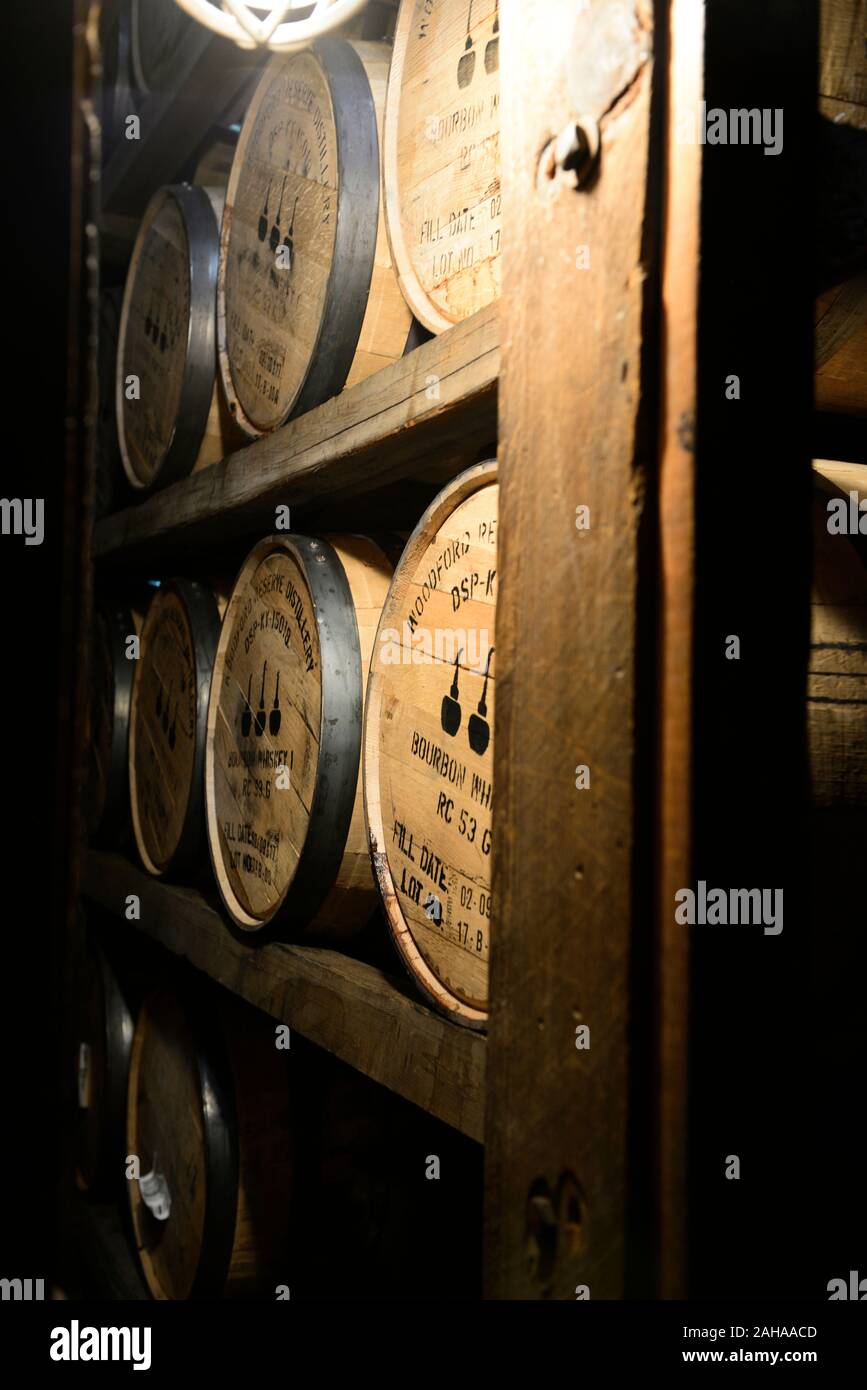 Gestapelte Fässer, fass Stack, im Rack, Rack, Reifen, Reifen, Whisky, Whiskey, Bourbon, Woodford Reserve Distillery, Bourbon, Kentucky Bourbon, bourbo Stockfoto