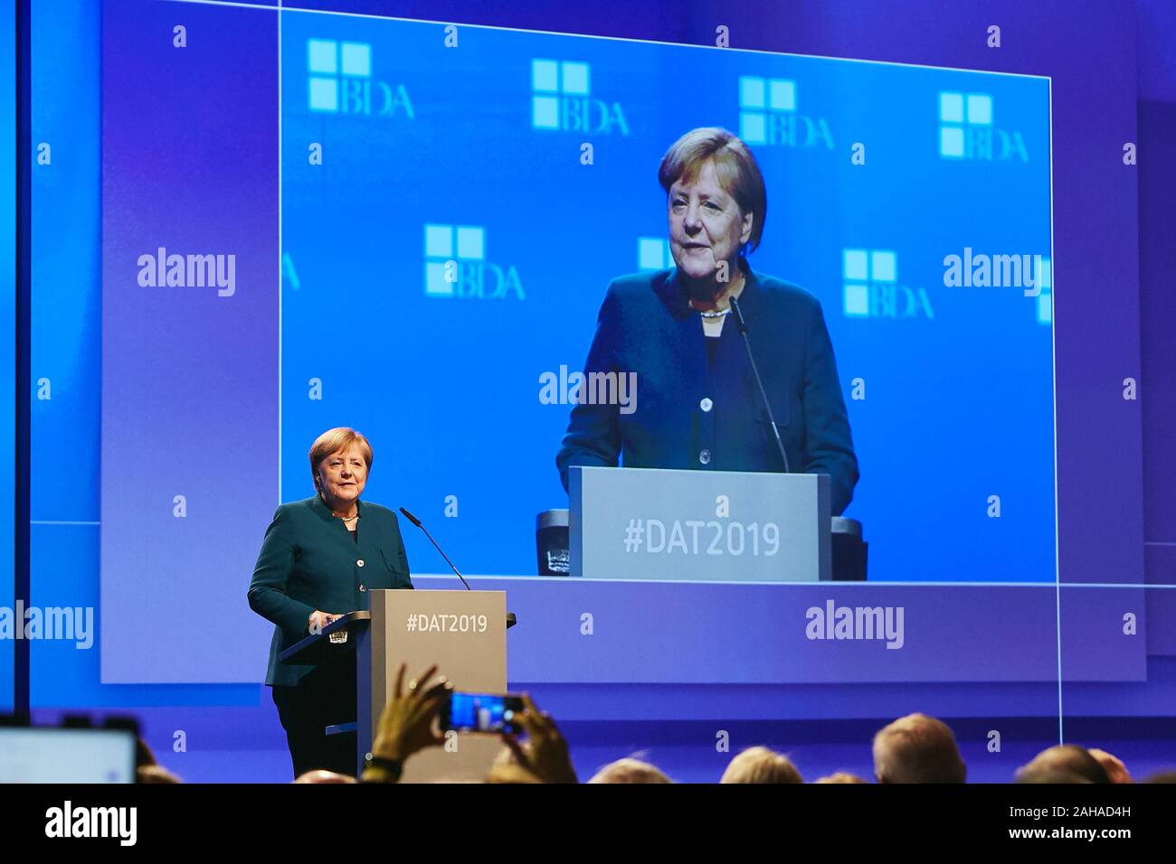 12.11.2019, Berlin, Berlin, Deutschland - Deutsche Arbeitgeber' Day 2019. Bundeskanzlerin Angela Merkel eine Rede. 00 R 191112 D 092 CAROEX.JPG [MODEL RELEASE: Stockfoto
