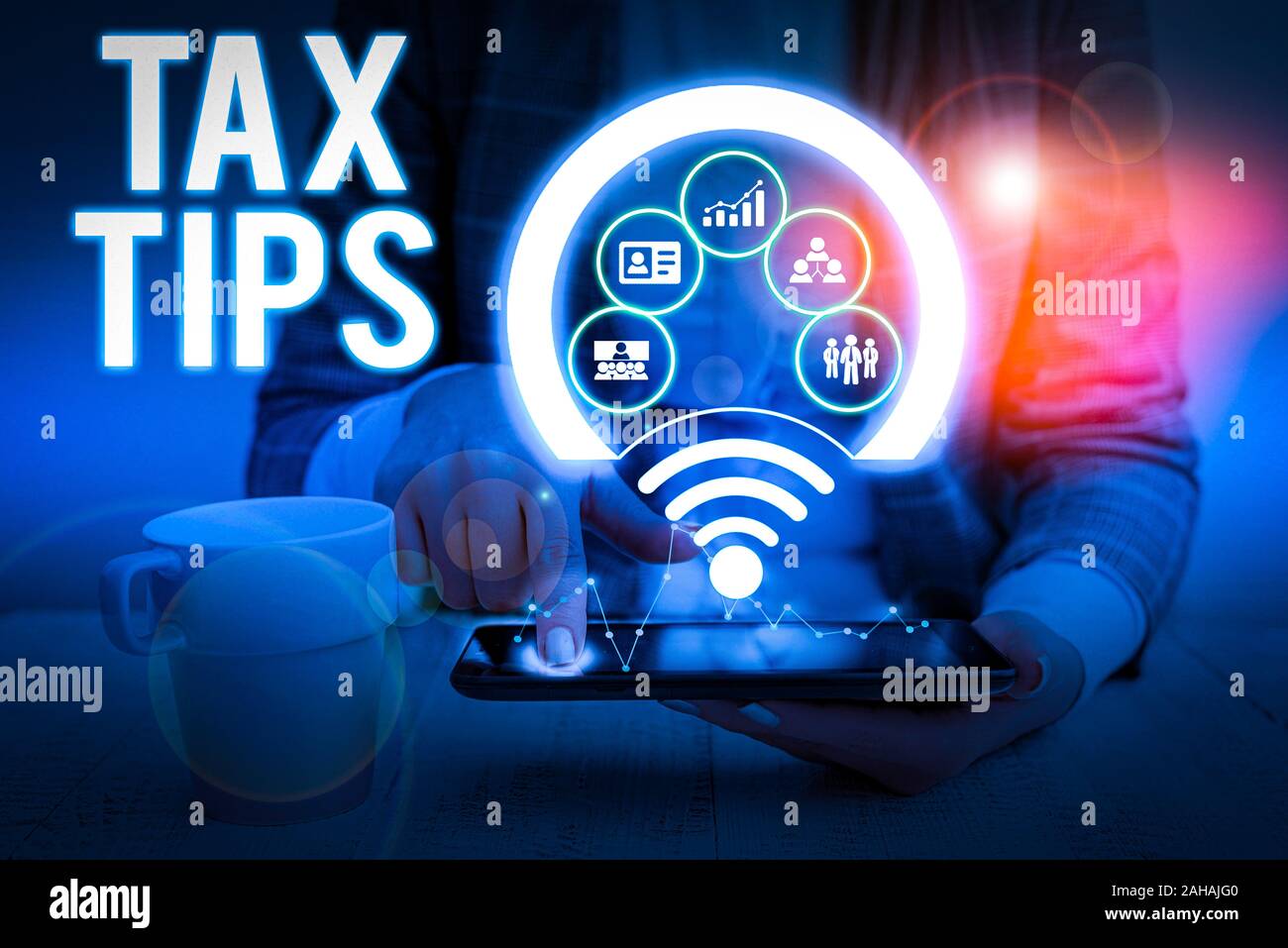 Schreiben Hinweis Übersicht Steuer Tipps. Business Konzept für obligatorische Beitrag Einnahmen erhoben von der Regierung Bild Foto Netzwerk Regelung mit Mo Stockfoto