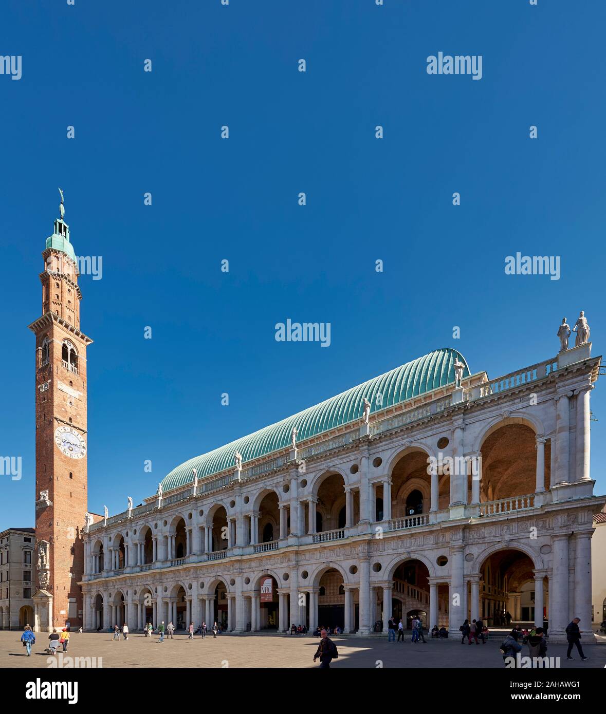Vicenza, Venetien, Italien. Die Basilika Palladiana ist ein Renaissance-gebäude in der zentralen Piazza dei Signori in Vicenza. Die Loggia zeigt eines der fi Stockfoto