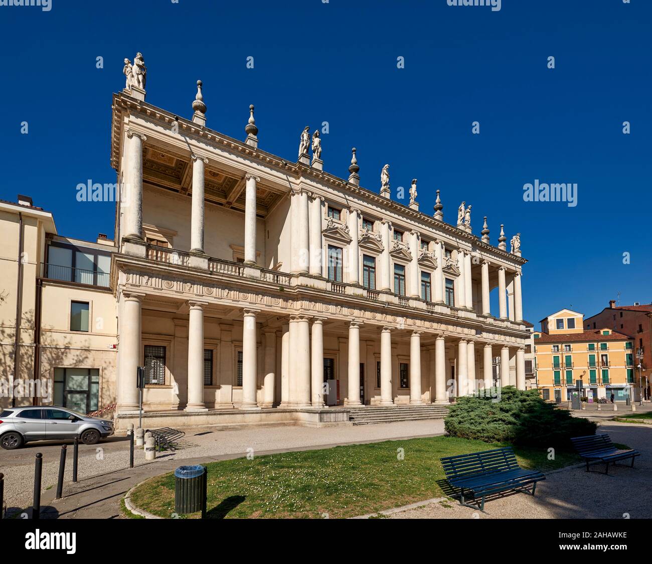 Vicenza, Venetien, Italien. Der Palazzo Chiericati ist ein Renaissanceschloss in Vicenza (Norditalien), entworfen von Andrea Palladio. Stockfoto