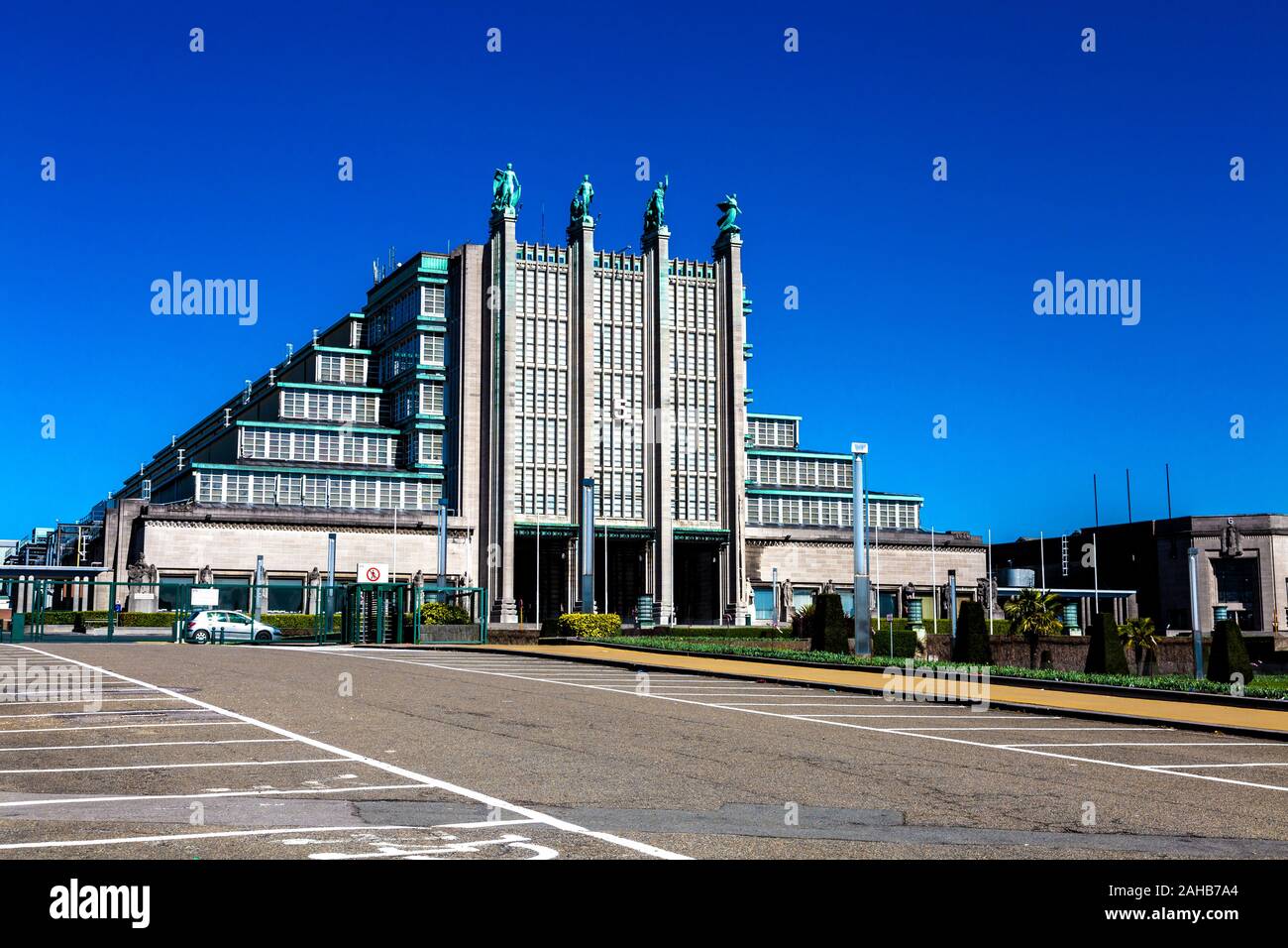Der Art déco-Fassade Expo Brüssel Gebäude Nr. 5 im Heysel Park, Brüssel, Belgien (100-Palast) Stockfoto