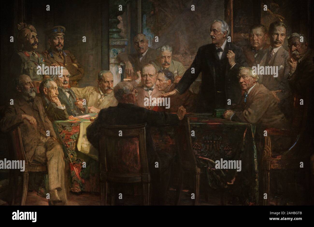 Estadistas de La Primera Guerra Mundial. De izquierda a derecha sentados en La Mesa: Joseph Koch, Billy Hughes, David Lloyd George, Alfred Milner, Winston Churchill, Edward Grey, Herbert Asquith (en el extremo derecho de La Mesa) y William Ferguson Massey (de espaldas). De pie: Ganga Singh (Maharaja de Bikaner), Louis Botha, George Nicoll Barnes (Detrás de Churchill), Robert Laird Borden, Arthur James Balfour, Eric Geddes, Andrew Bonar Law y Edward Morris. Retrato realizado por James Guthrie (1859-1930). Oleo sobre lienzo, 1924-1930. Las Mejores. National Portrait Gallery. Londres. Inglaterra. Stockfoto