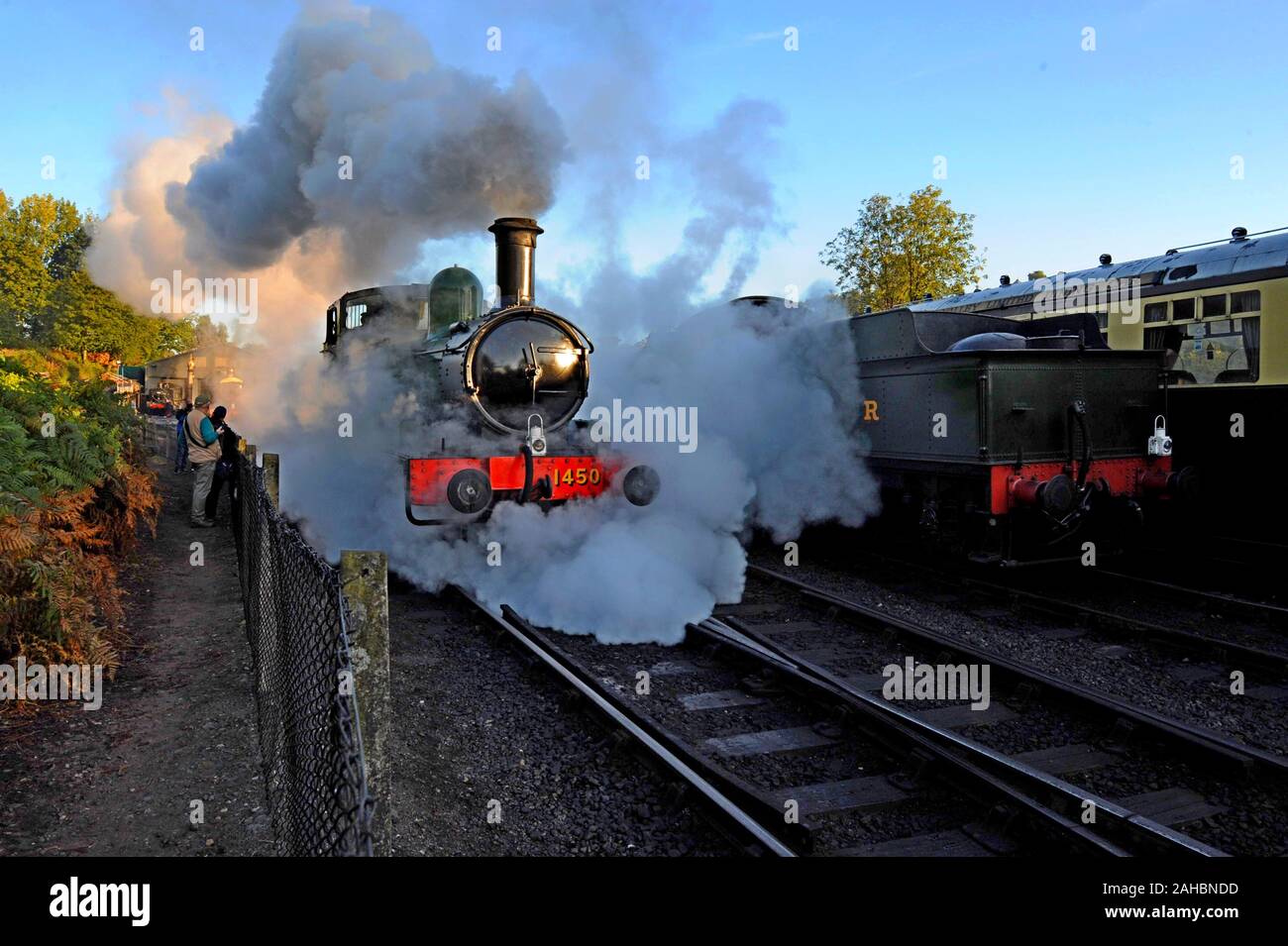 Ex-Gwr Klasse 14 Dampfmaschine Bridgnorth Motor am frühen Morgen Halle Blätter zu schleppen erhalten Züge auf den Severn Valley Railway Stockfoto