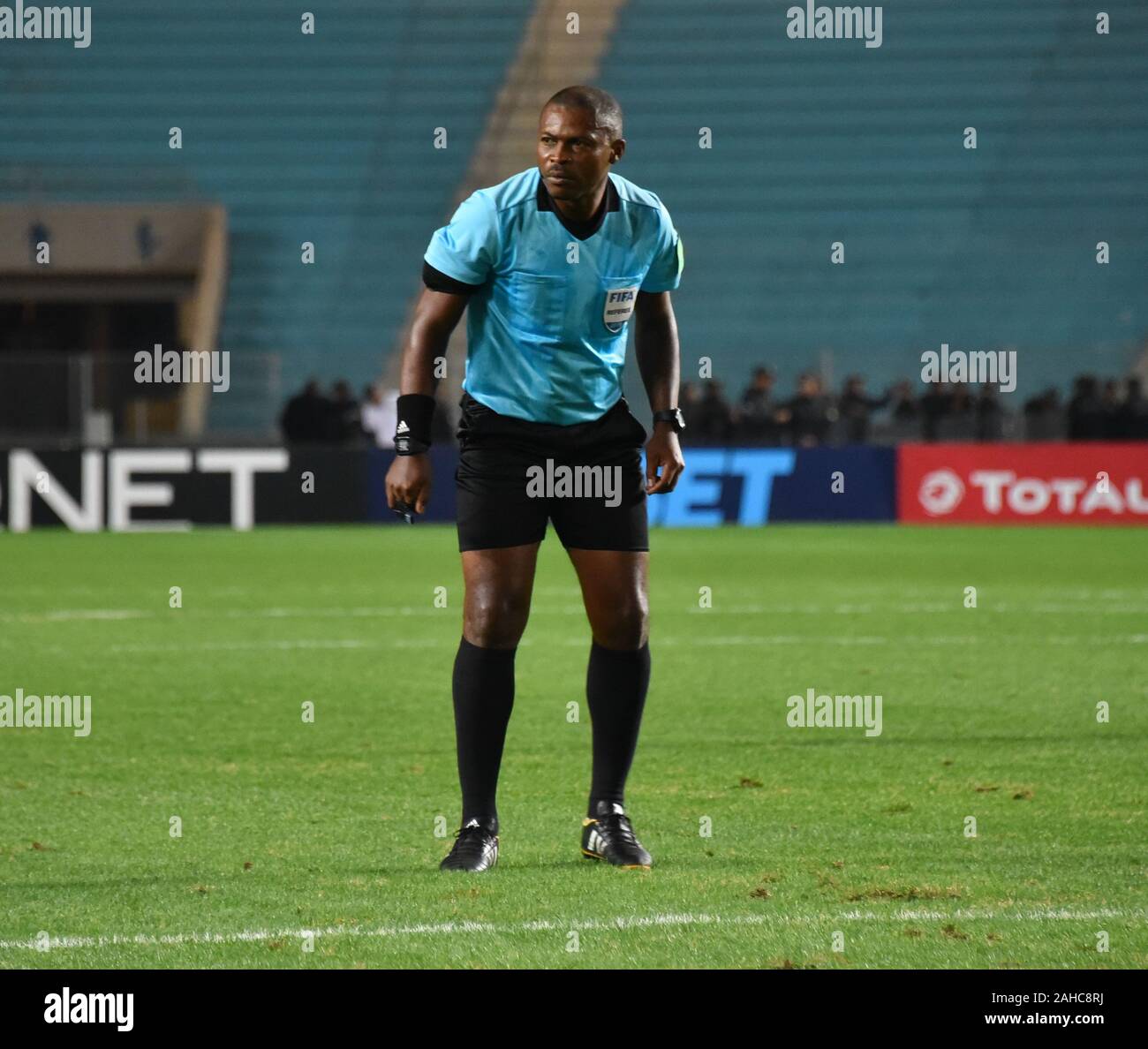 Rades, Tunesien. 27 Dez, 2019. Eric Otogo Castane in Aktion Während der CAF Champions League 2019 - 20 Fußballspiel zwischen Esperance sportive Tunesien und als. V. Club Kongo in Rades gesehen. (Endstand; Esperance sportive 0:0 als v. Club) Credit: SOPA Images Limited/Alamy leben Nachrichten Stockfoto