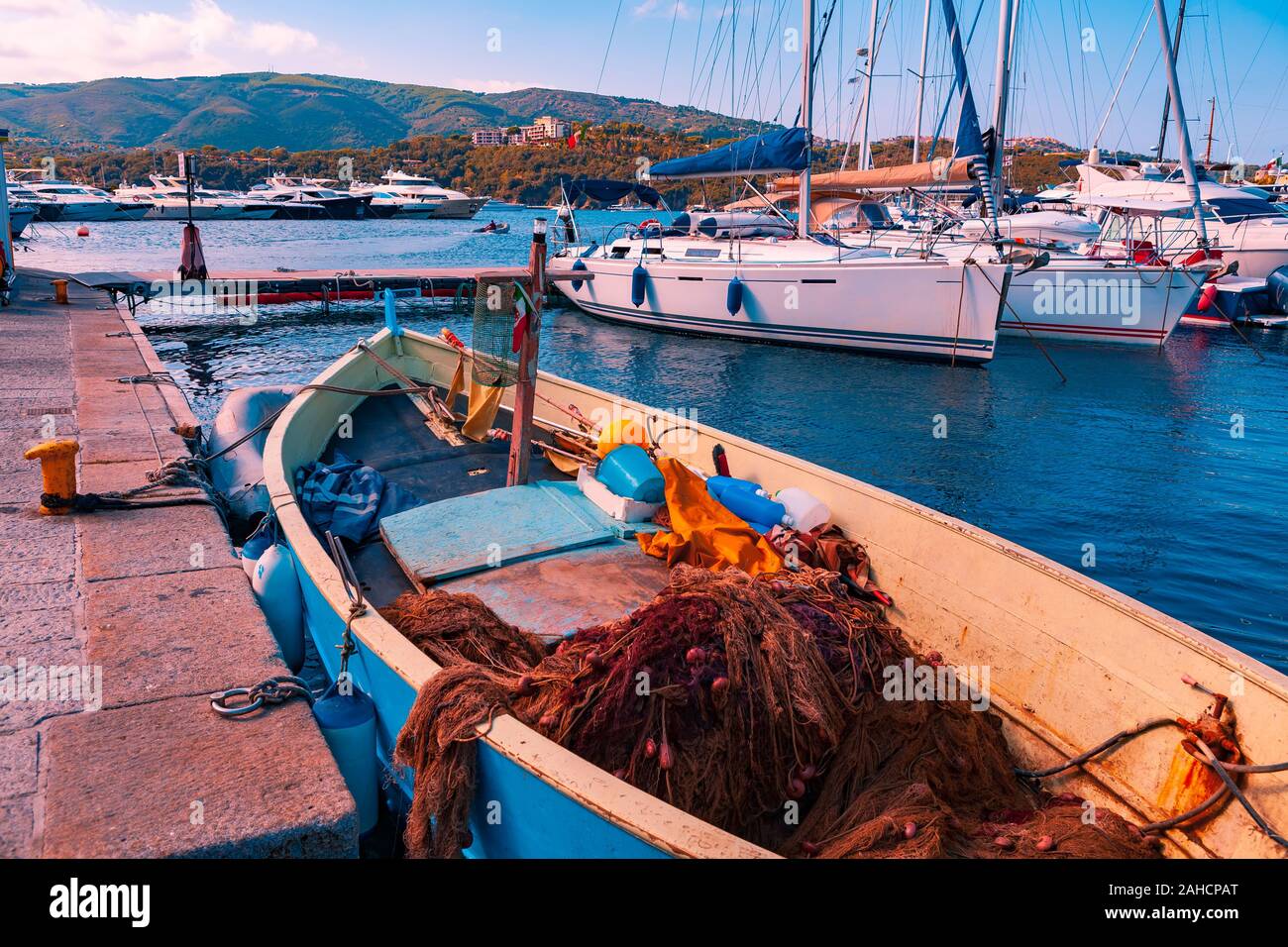 Der Hafen von Rio Marina auf der Insel Elba, Italien Stockfoto