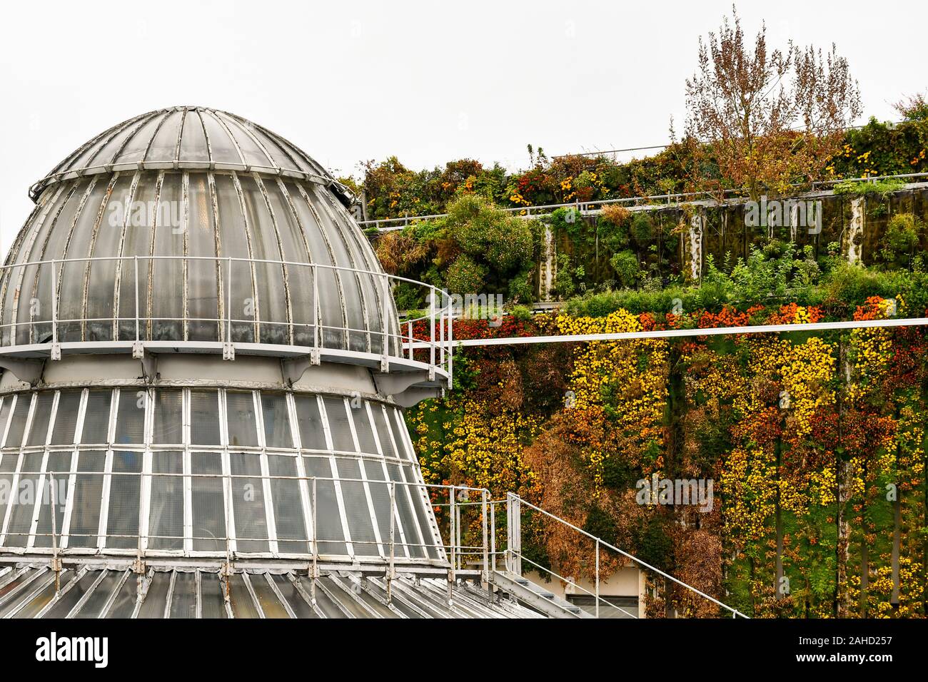 Detail von der Dachterrasse des Kaufhauses Galeries Lafayette im Stadtzentrum von Paris. Stockfoto