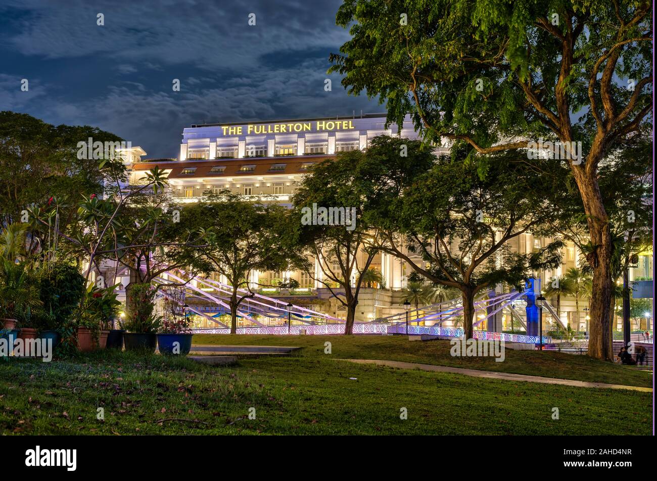Fullerton Hotel Marina Bay Sands, bei Nacht, Singapur, Asien Stockfoto