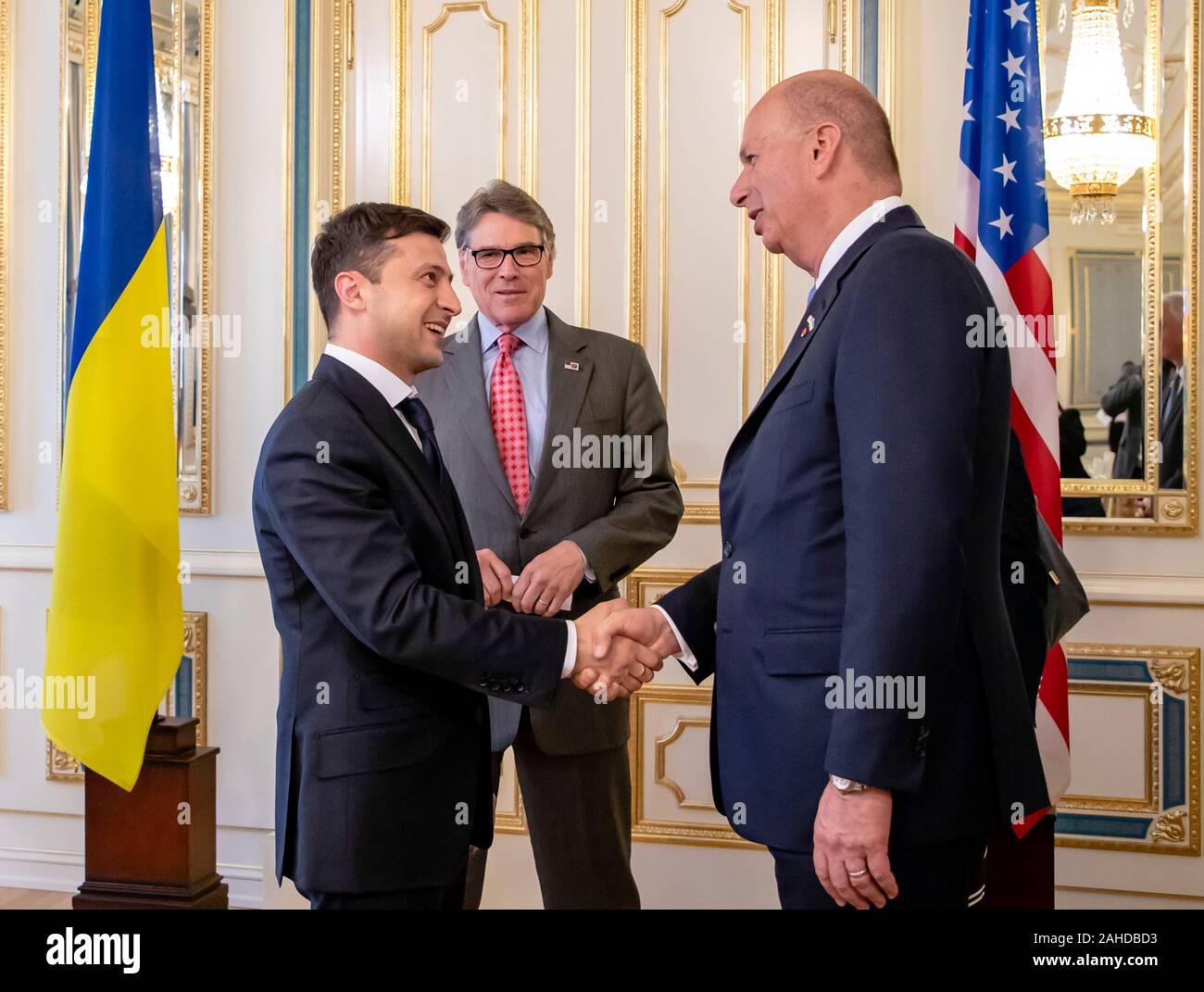 Us-Energieminister Rick Perry, Mitte, stellt der Präsident der Ukraine Volodymyr Zelensky Amb. Gordon Sondland während einer Sitzung im Präsidentenpalast - 20. Mai 2019 in Kiew, Ukraine. Stockfoto