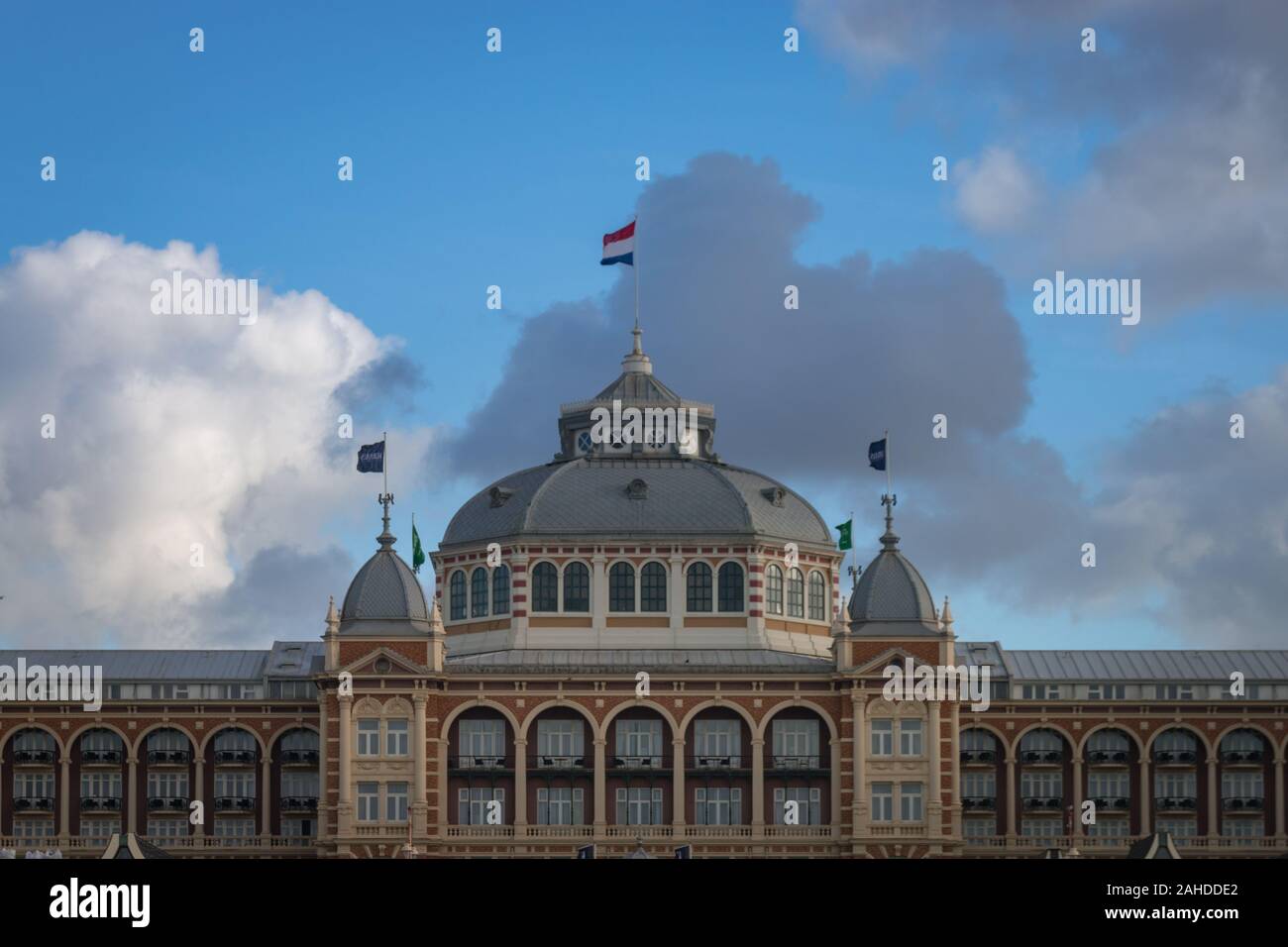 Scheveningen, Niederlande - Oktober 3, 2017: berühmte Grand Hotel Amrath Kurhaus in Scheveningen Strand in der Nähe von Den Haag (Den Haag), die Niederlande Stockfoto