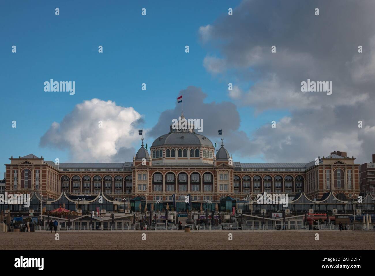 Scheveningen, Niederlande - Oktober 3, 2017: berühmte Grand Hotel Amrath Kurhaus in Scheveningen Strand in der Nähe von Den Haag (Den Haag), die Niederlande Stockfoto
