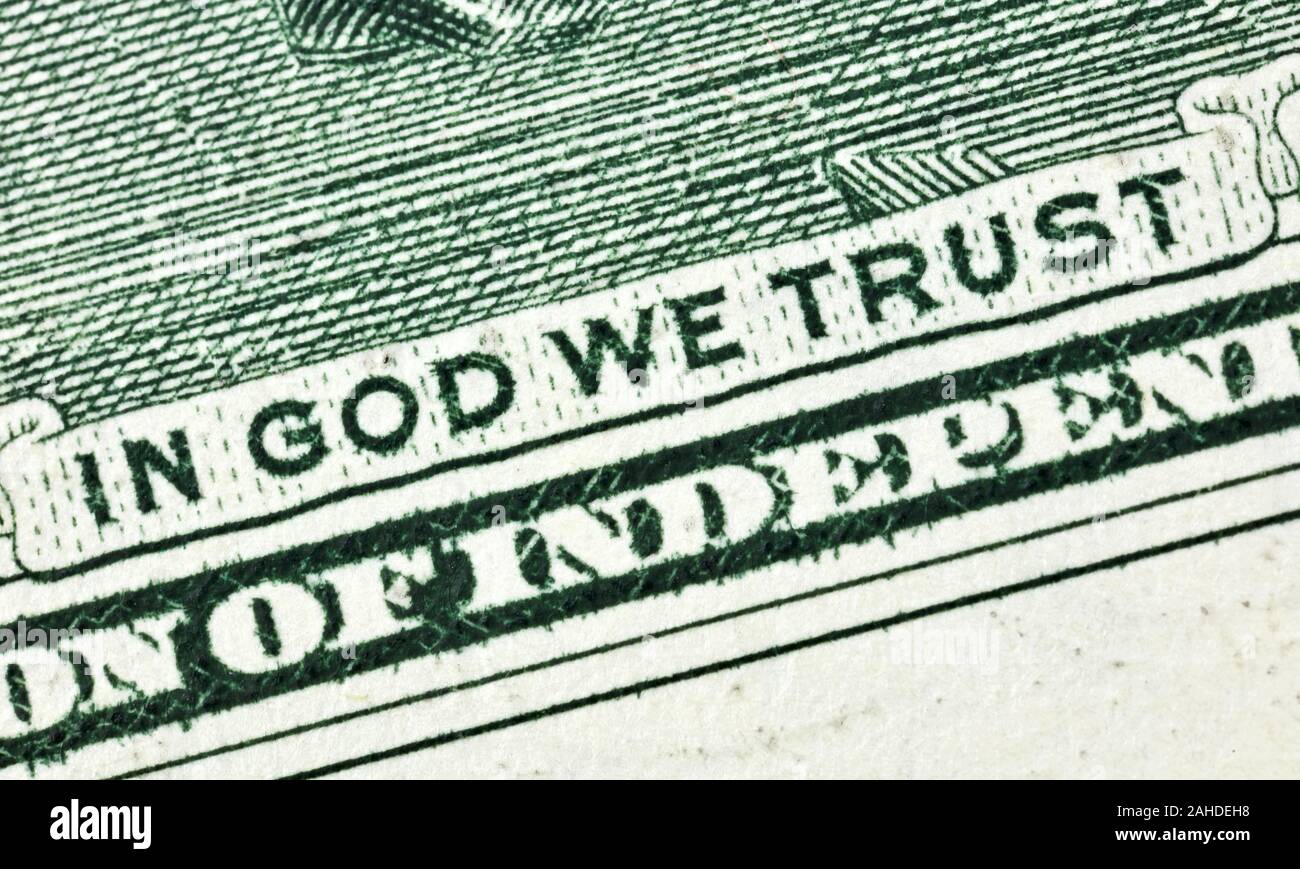 Us-Motto "In God We Trust" auf der Rückseite des 2-Dollar Bill Stockfoto