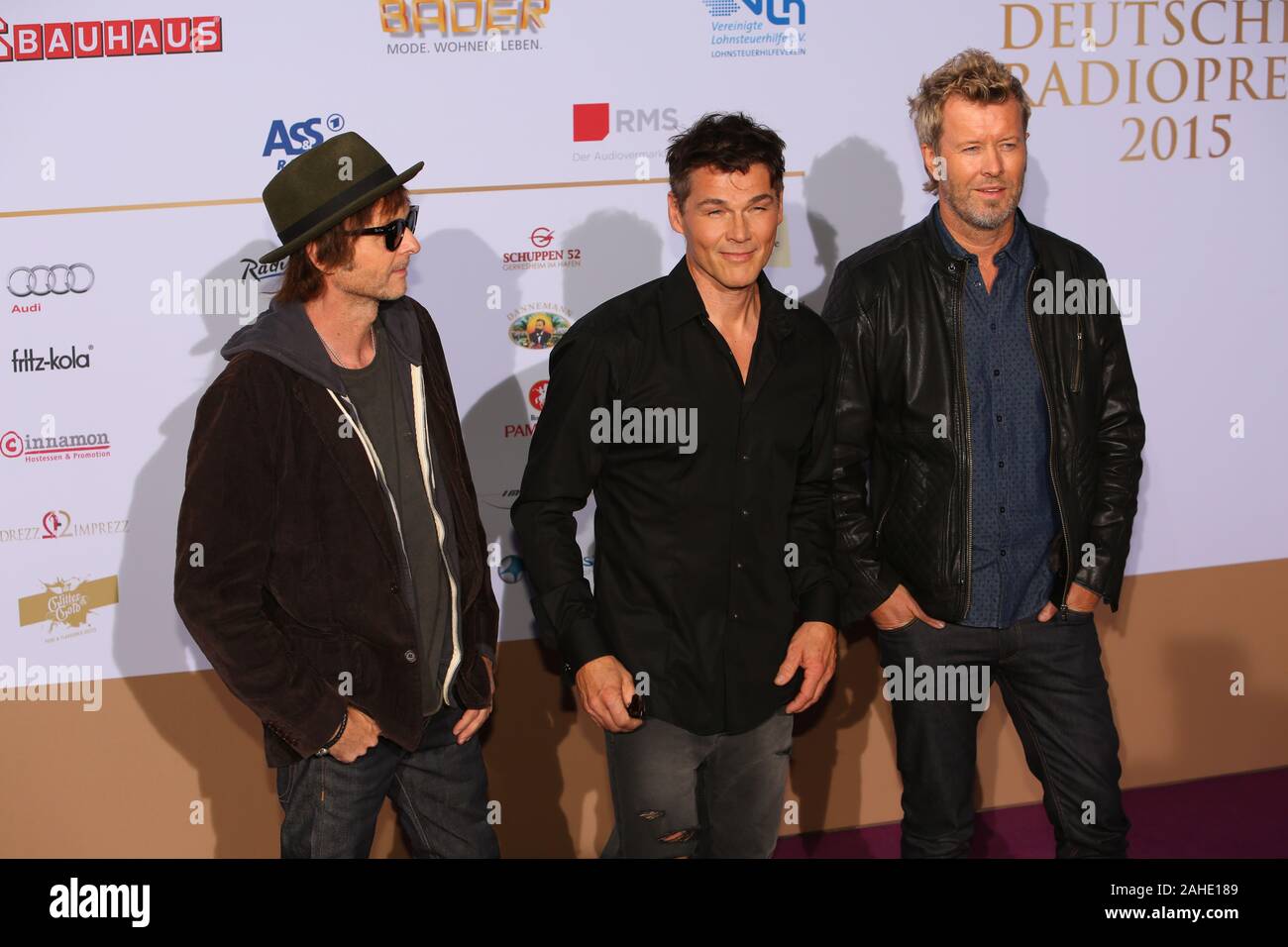 Pal Waaktaar-Savoy, Magne Furuholmen und Morten Harket (a-ha) bei der Verleihung vom Deutschen Radiopreis 2015 im Schuppen 52. Hamburg, 03.09.2015 Stockfoto