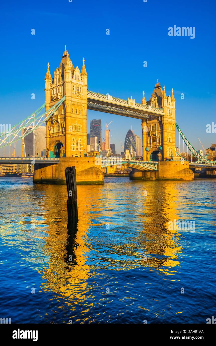 Tower Bridge und Thames River, Blick von der Shard, London, UK Stockfoto