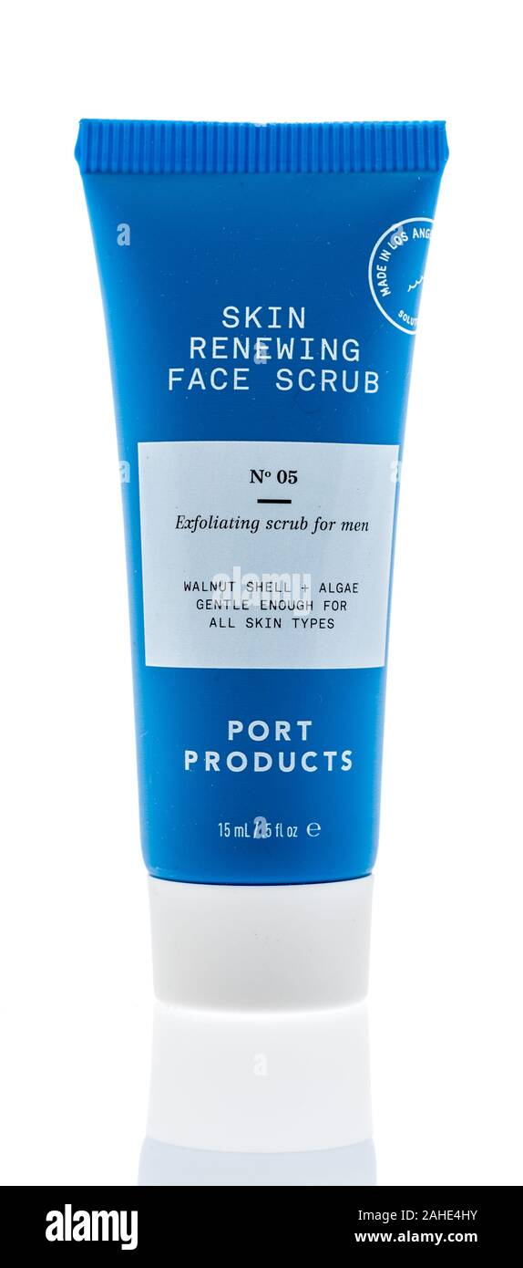 Winneconne, WI - 29. September 2019: ein Paket von Port Produkte Erneuerung peeling Gesicht waschen in einem isolierten Hintergrund Stockfoto