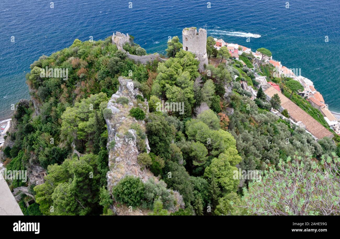 Torre dello Ziro mit Blick auf Amalfi, Italien Stockfoto