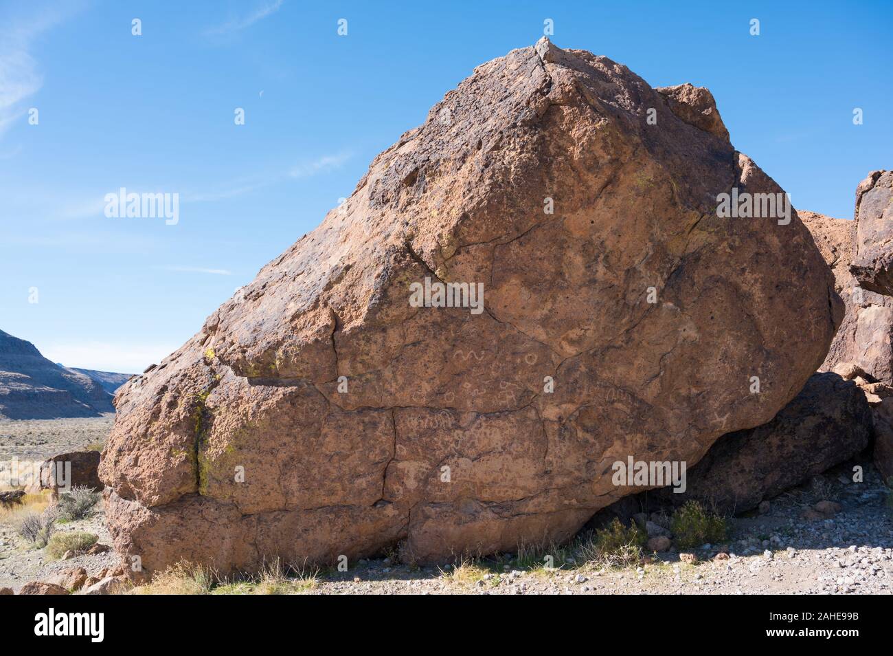 Petroglyphen am Ring Loop Trail in Mojave National Preserve Stockfoto
