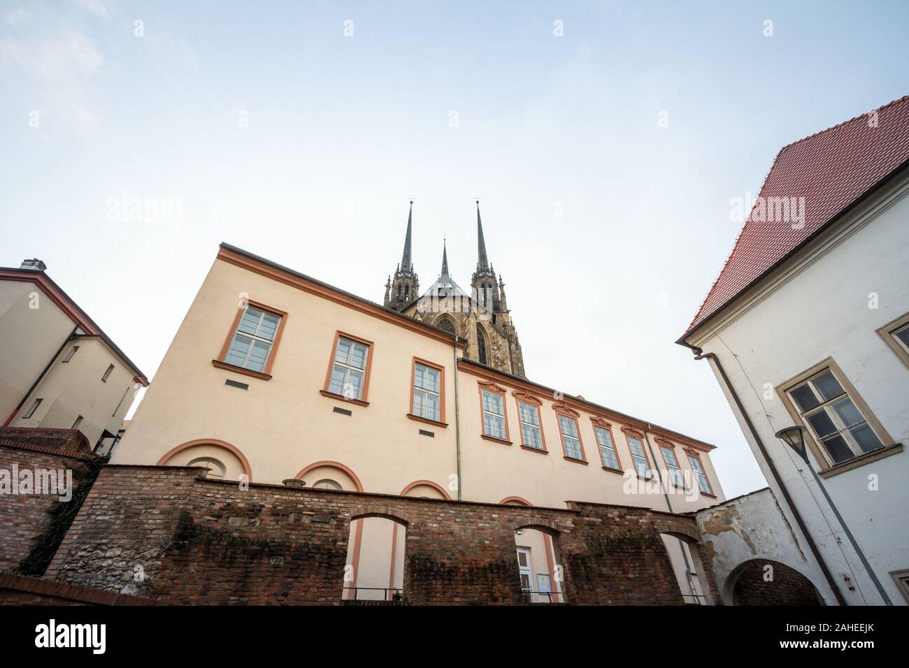 Brünn Kathedrale der Heiligen Peter und Paul, bottow von Petro Hügel gesehen, in der Dämmerung. Auch die Kathedrale svateho Petra eine pavla, es ist ein Großer landm Stockfoto