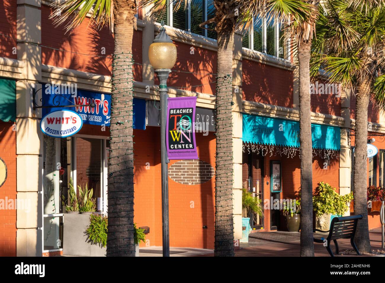Restaurants am Strand Stadtzentrum in Atlantic Beach, Florida. (USA) Stockfoto