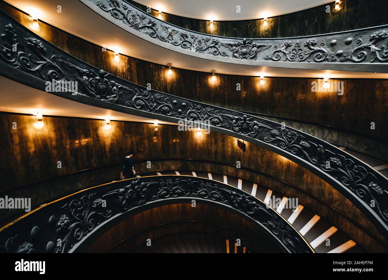 Vatikan - 16.Oktober 2018. Bramante Treppe in den Vatikanischen Museen. Die doppelhelix Treppe ist der berühmte Reiseziel von Vatikan und Roma. Stockfoto