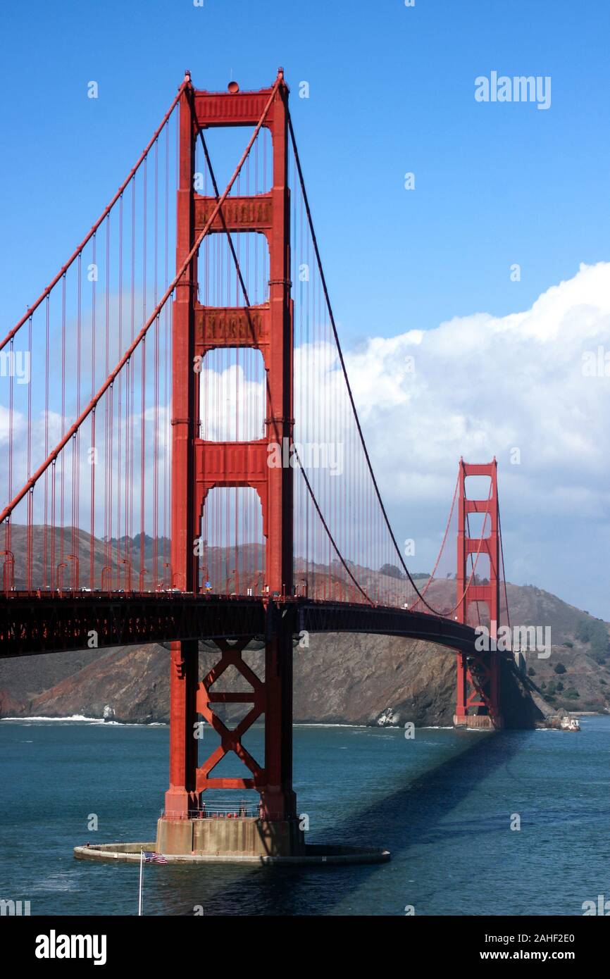 Internationale orange Golden Gate Bridge - benannt und Wahrzeichen von San Francisco, Vereinigte Staaten von Amerika Stockfoto