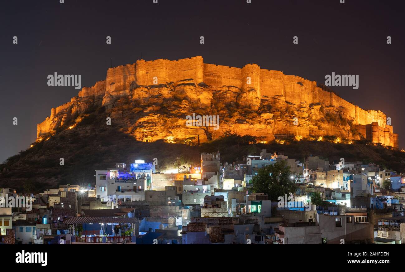 Beleuchtete Mehrangarh Fort in Jodhpur, Indien Stockfoto