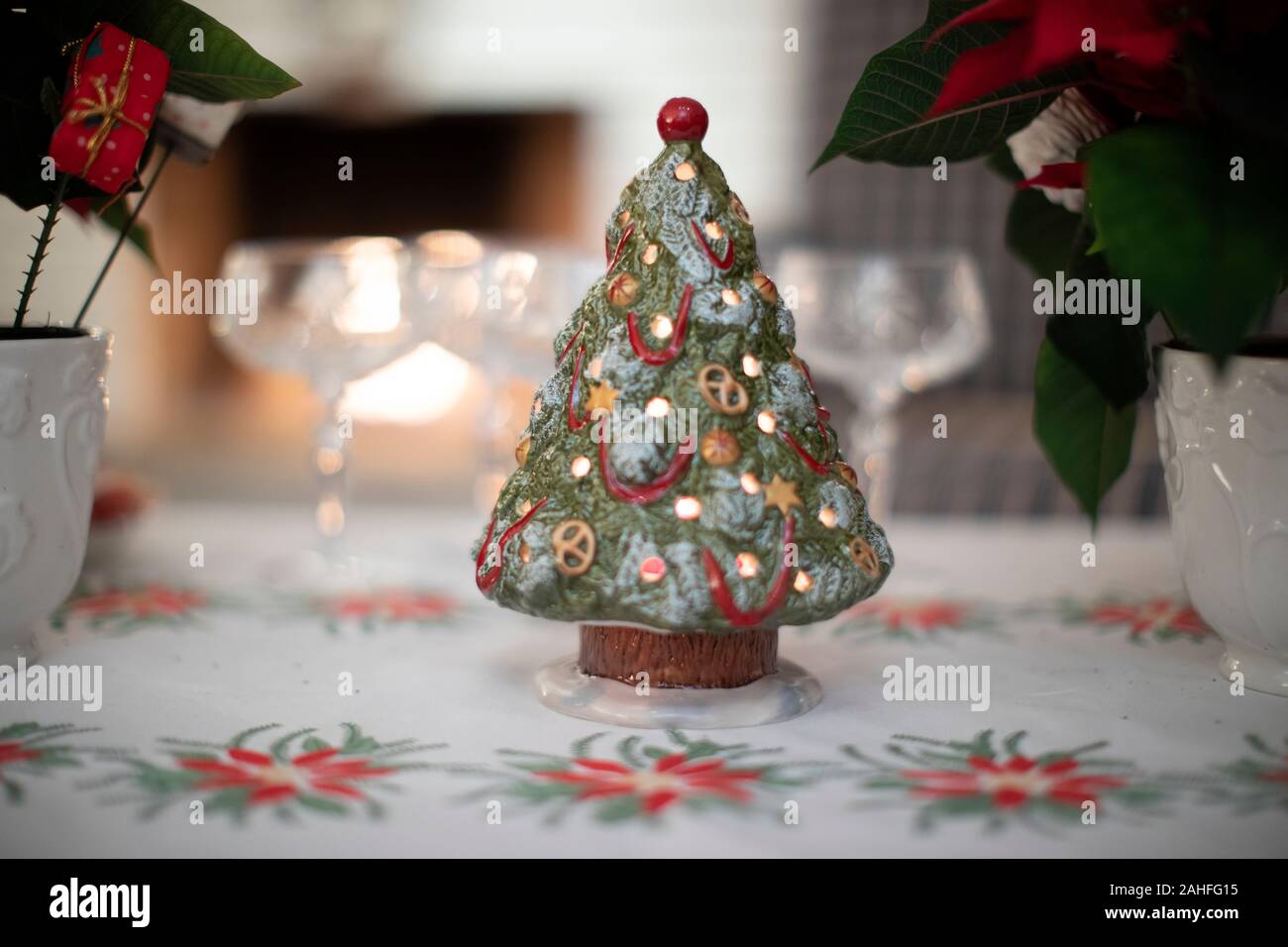 Weihnachtsfeier, Weihnachtsfeiertag, Christbaumschmuck, Weihnachtstradition Stockfoto