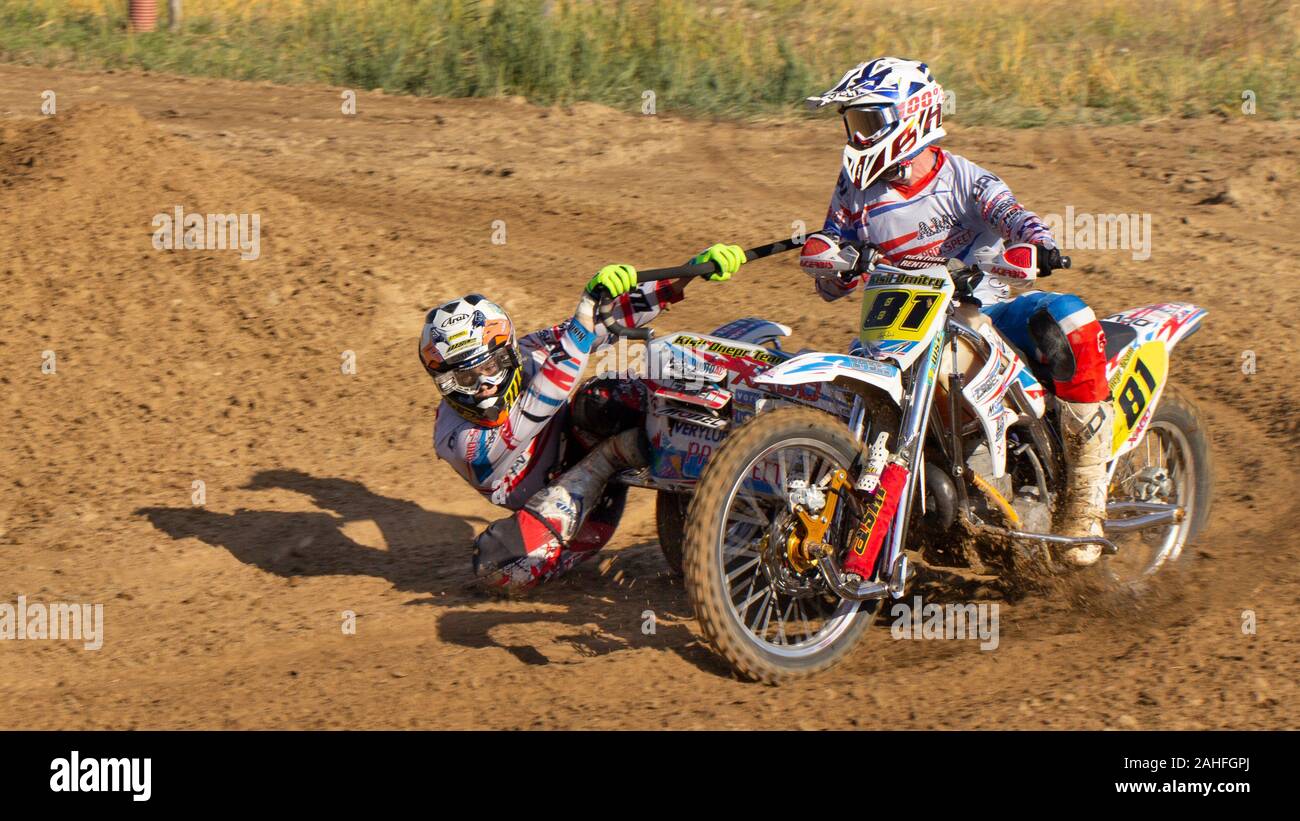 Oktober 24, 2019 Ukraine Irpen: World Motocross Championship auf Motorrädern mit einem Kinderwagen Stockfoto