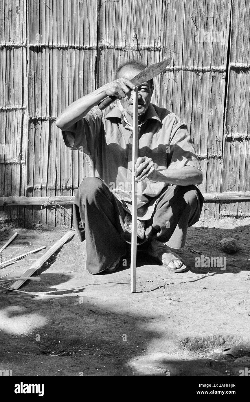 Handwerker in einem Dorf, Thailand Stockfoto