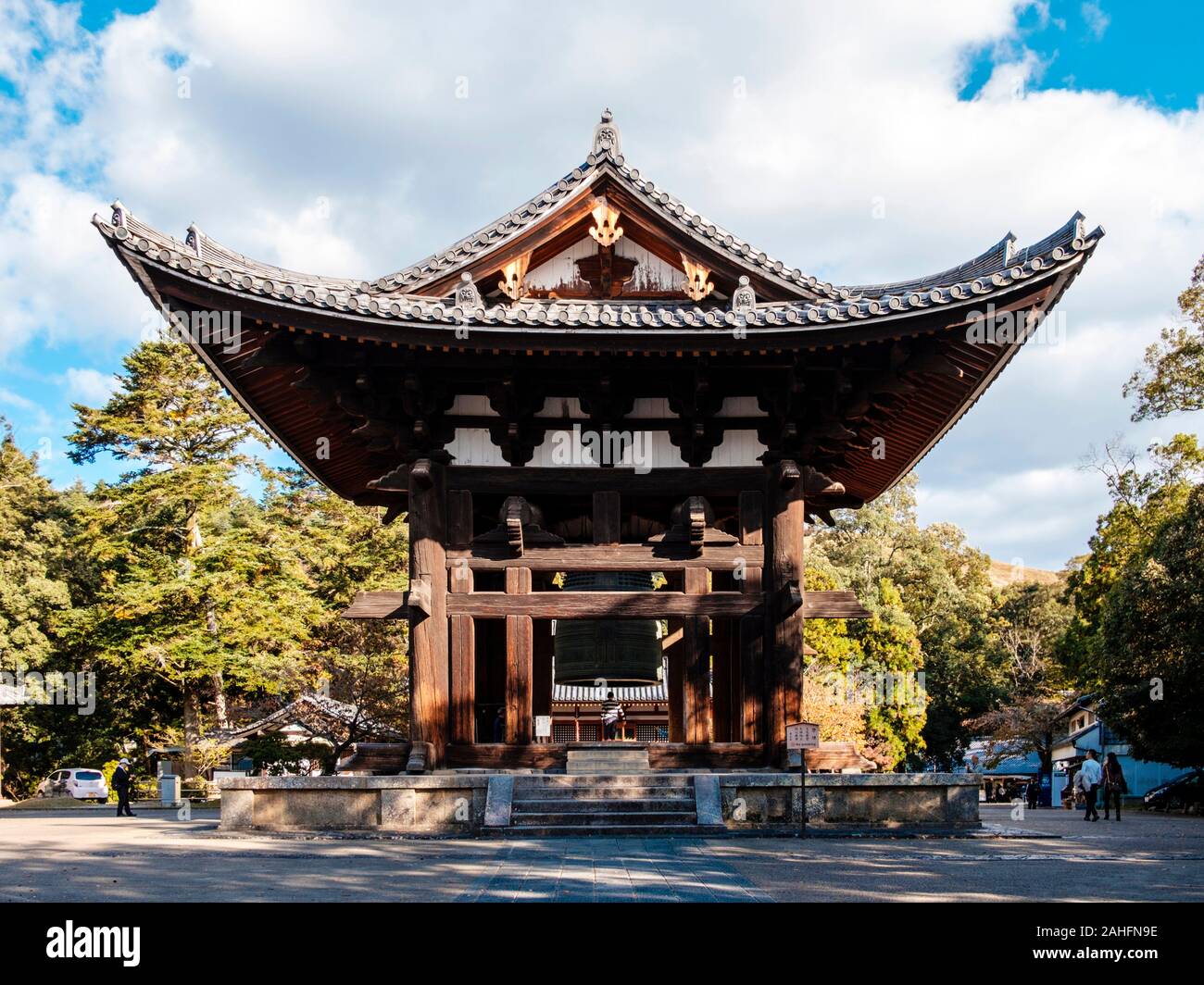 Todai-ji in Nara, Japan: Blick auf den Belfried Stockfoto